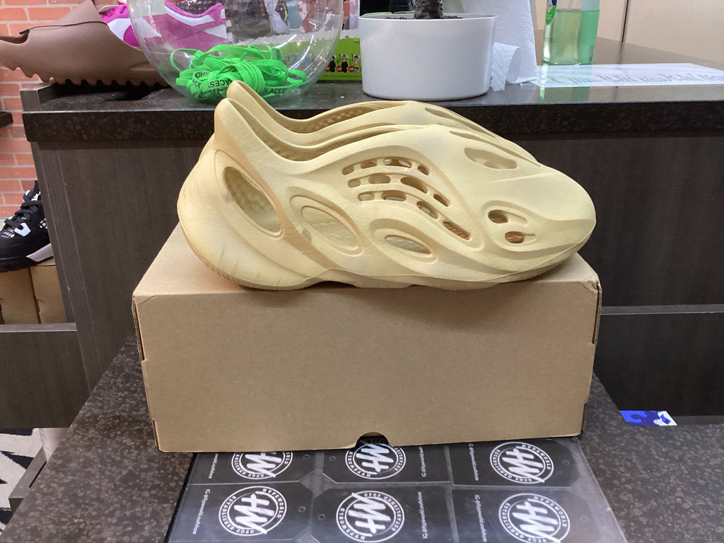 Yeezy Foam Runner "Desert Sand" Size 9 Pre Owned