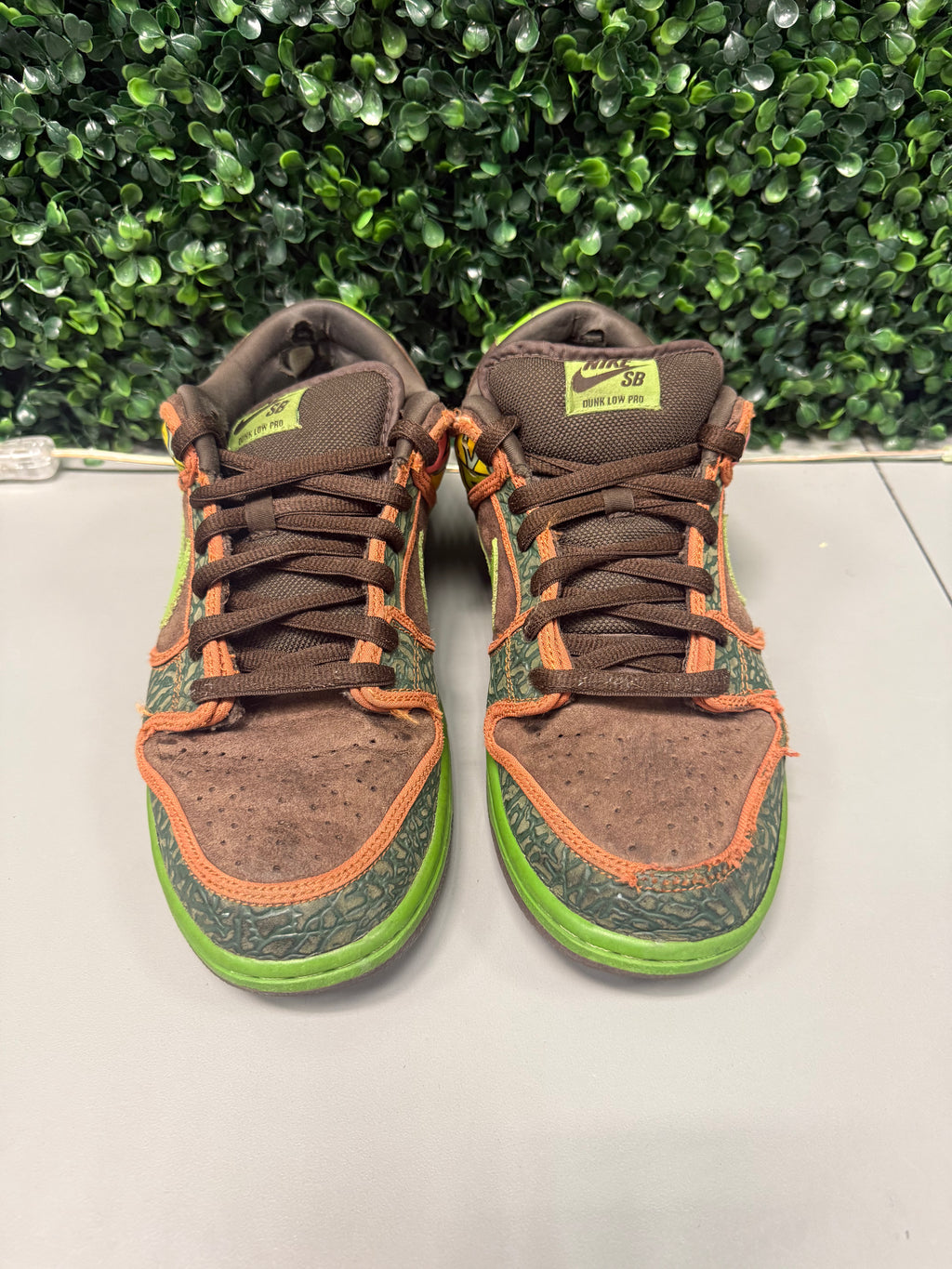 Nike SB Dunk Low "De La Soul" Size 10 Preowned