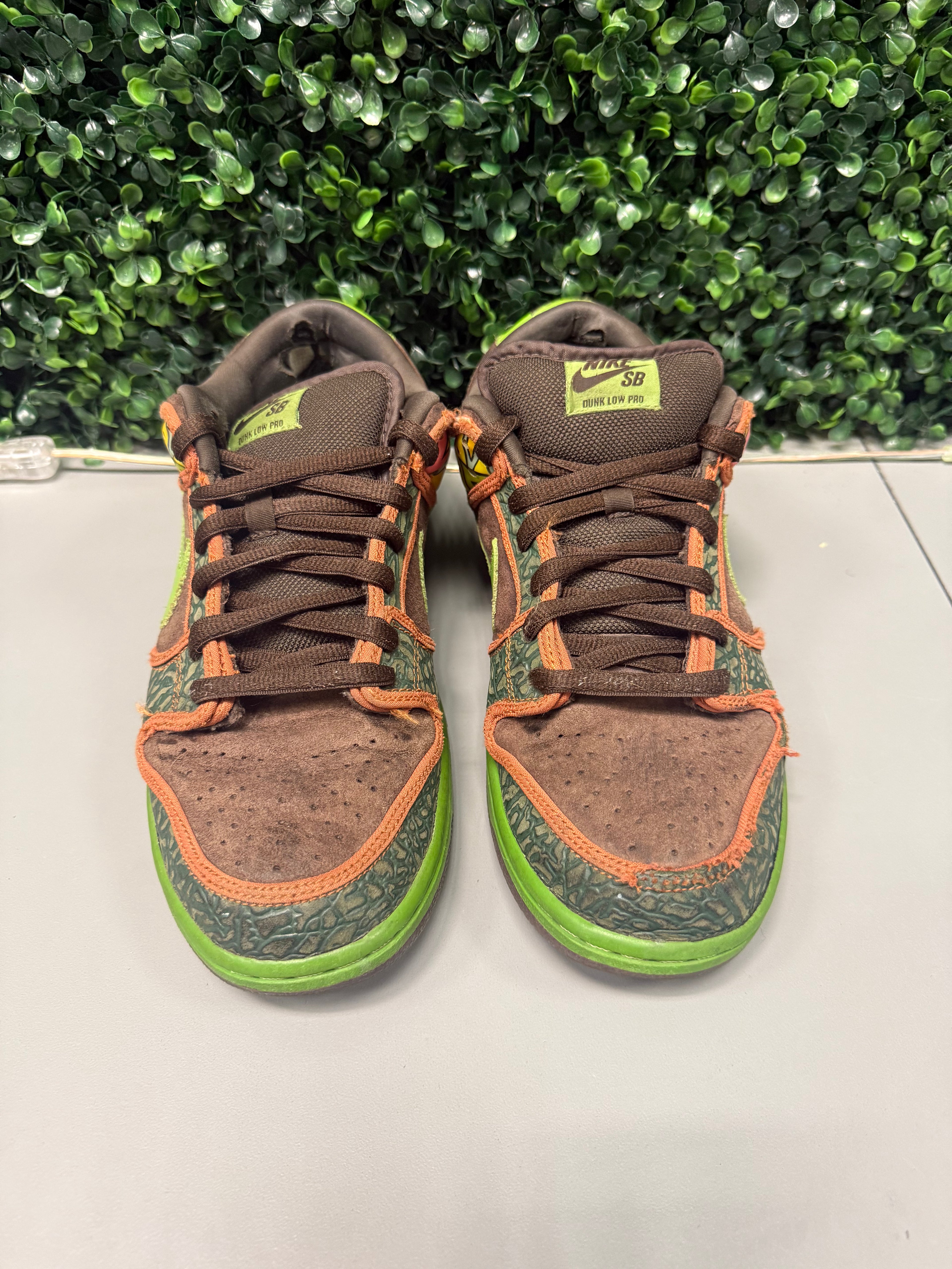 Nike SB Dunk Low "De La Soul" Size 10 Preowned