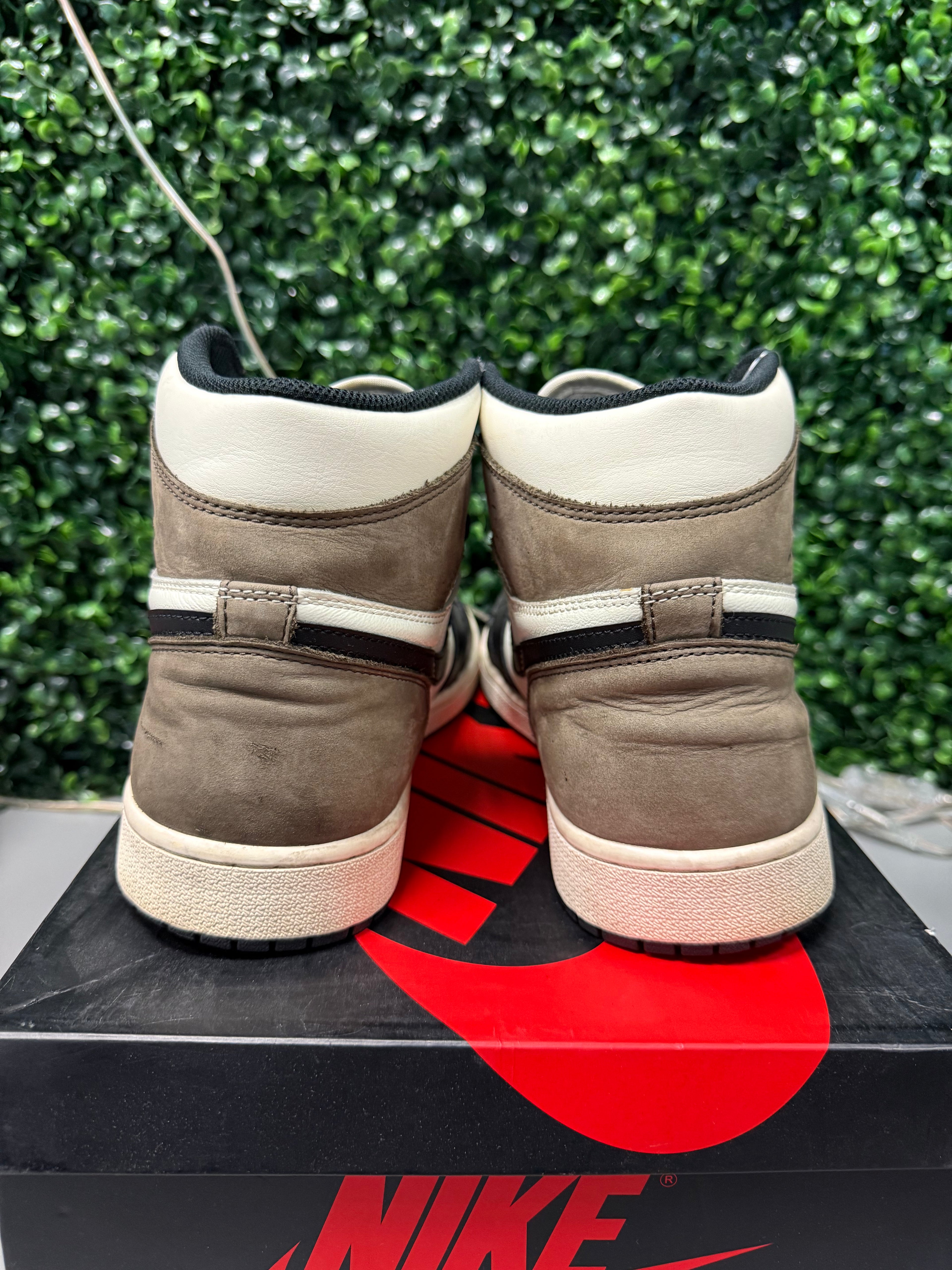 Jordan 1 High " Mocha" Size 12.5 Preowned