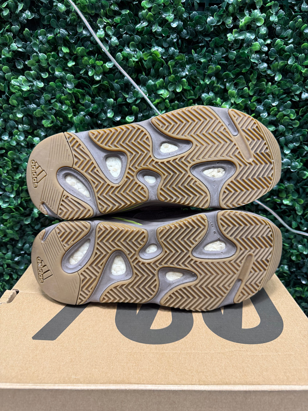 Adidas Yeezy Boost 700 "Mauve" Size 10.5 Preowned