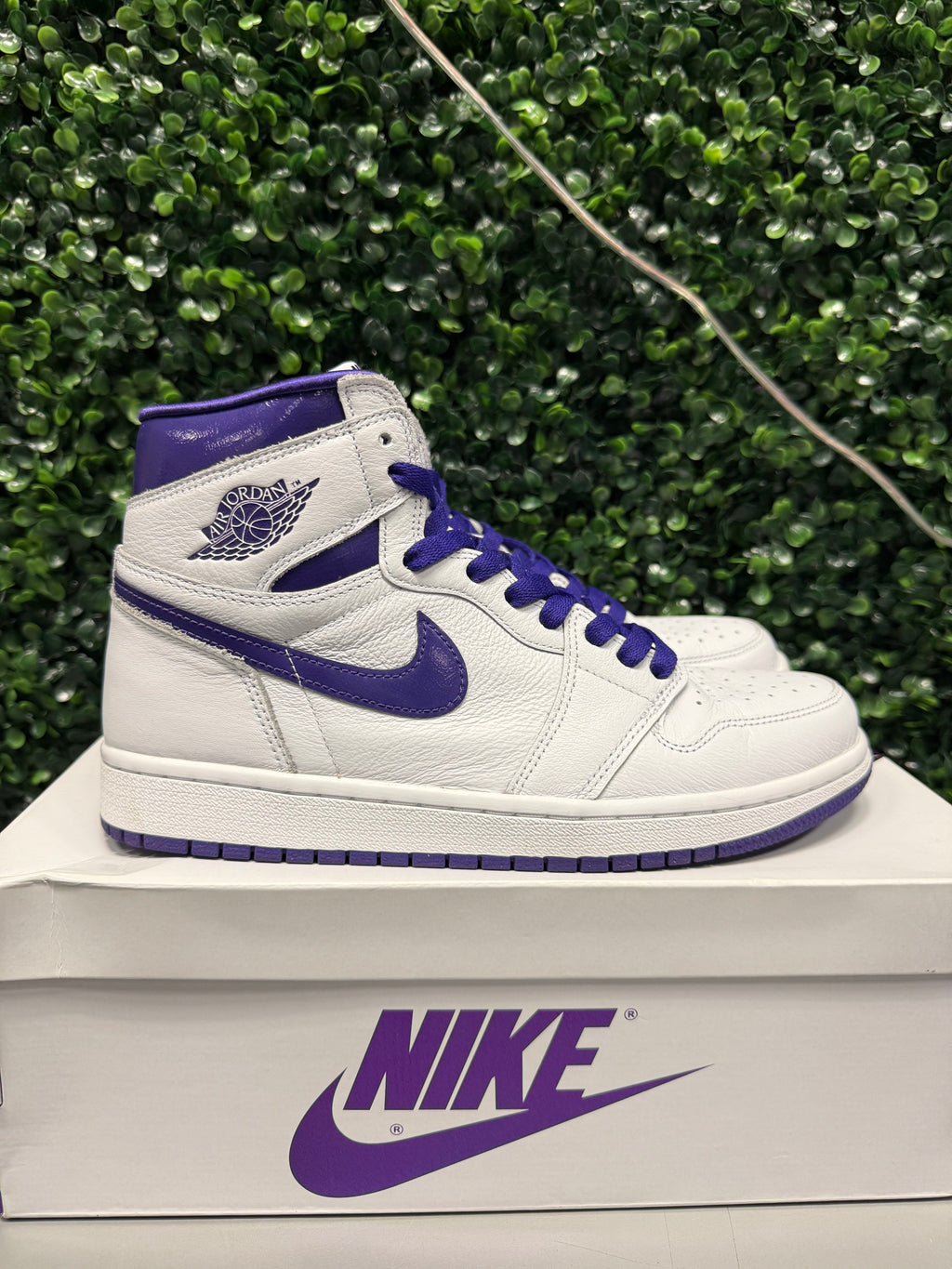 Jordan 1 High “Court Purple" Size 8.5 Preowned