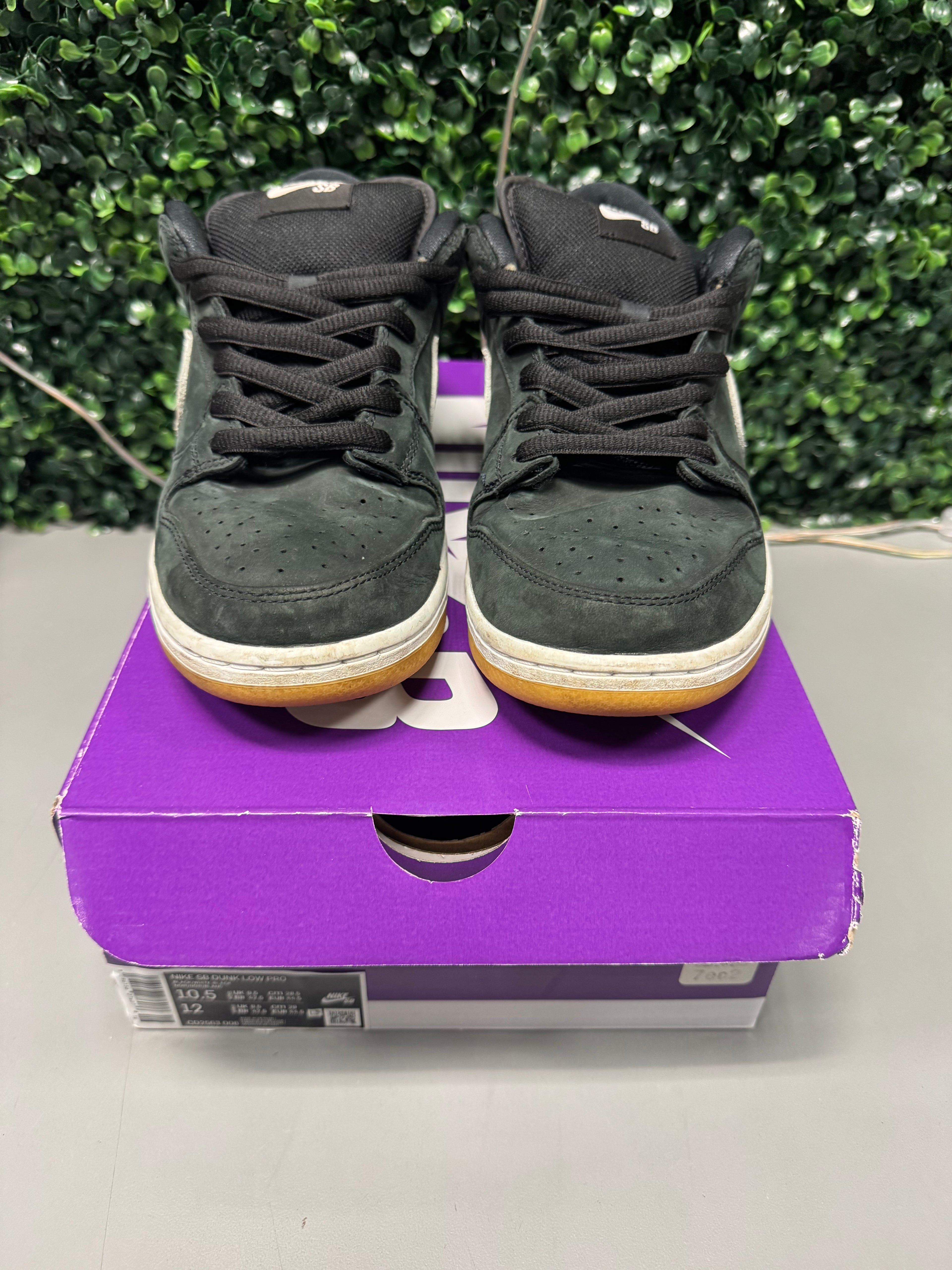 Nike SB Dunk Low Pro "Black Gum" Size 10.5 Preowned