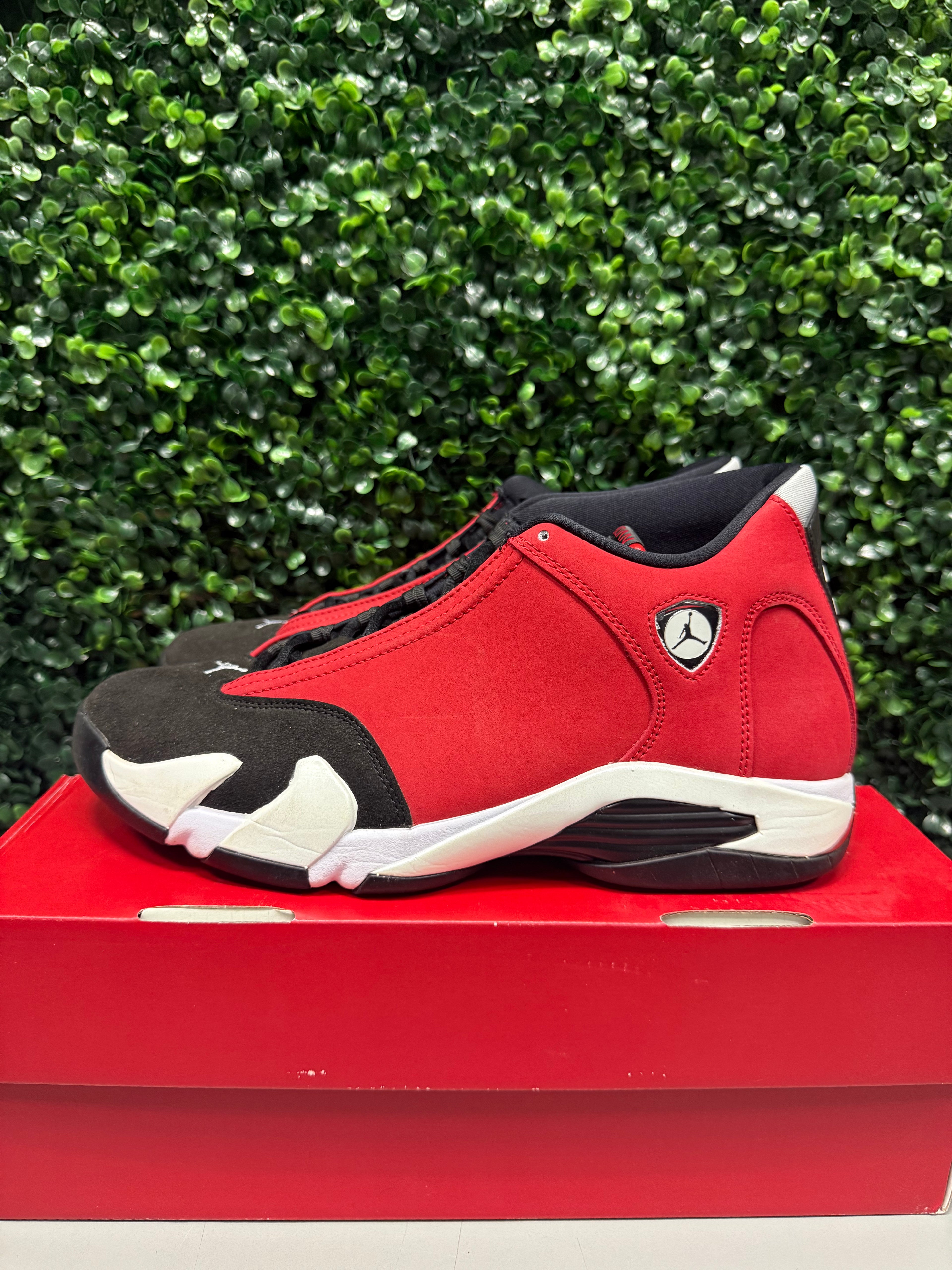Jordan 14 "Gym Red Toro" Size 10.5 Preowned