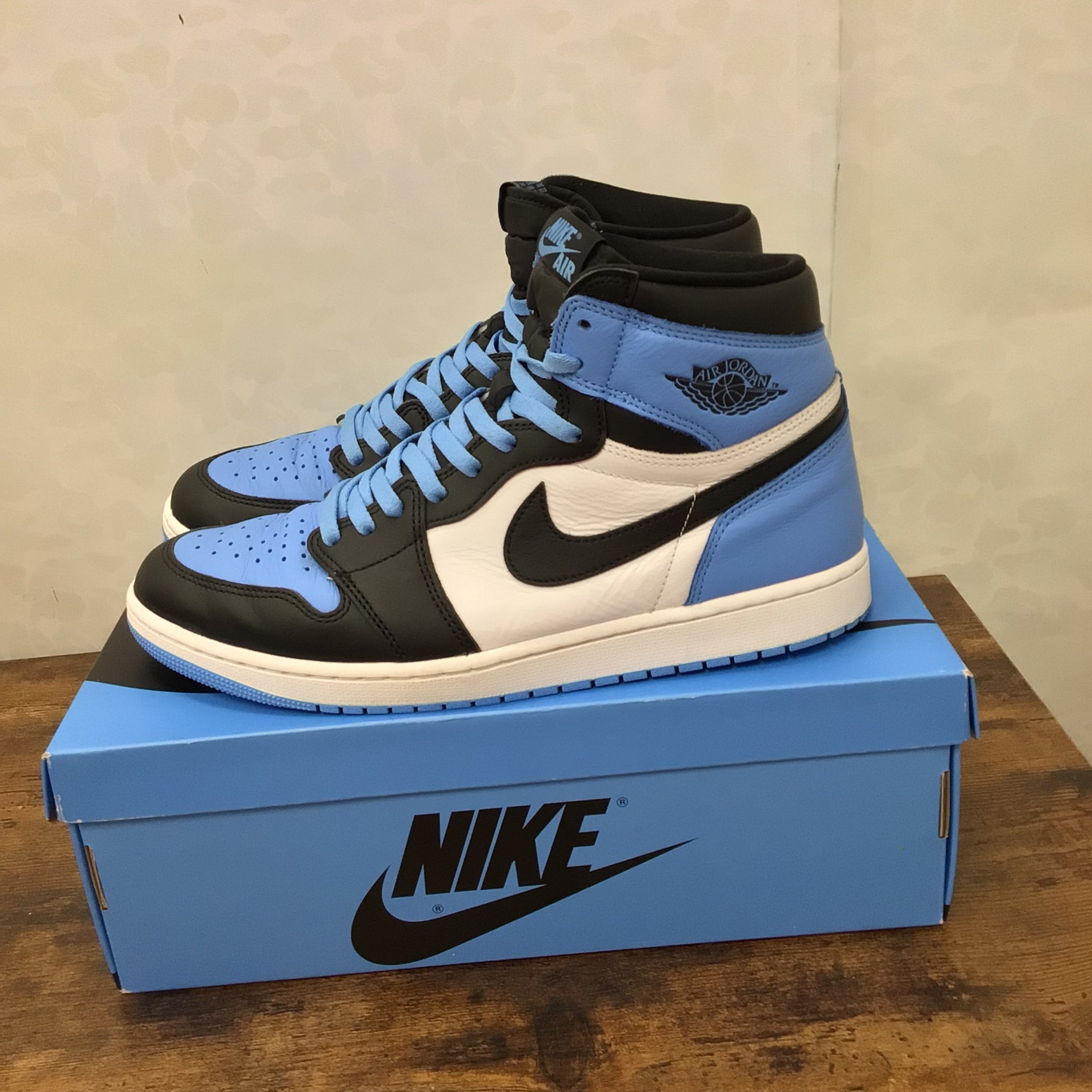 Air Jordan 1 Retro High OG UNC Toe Preowned