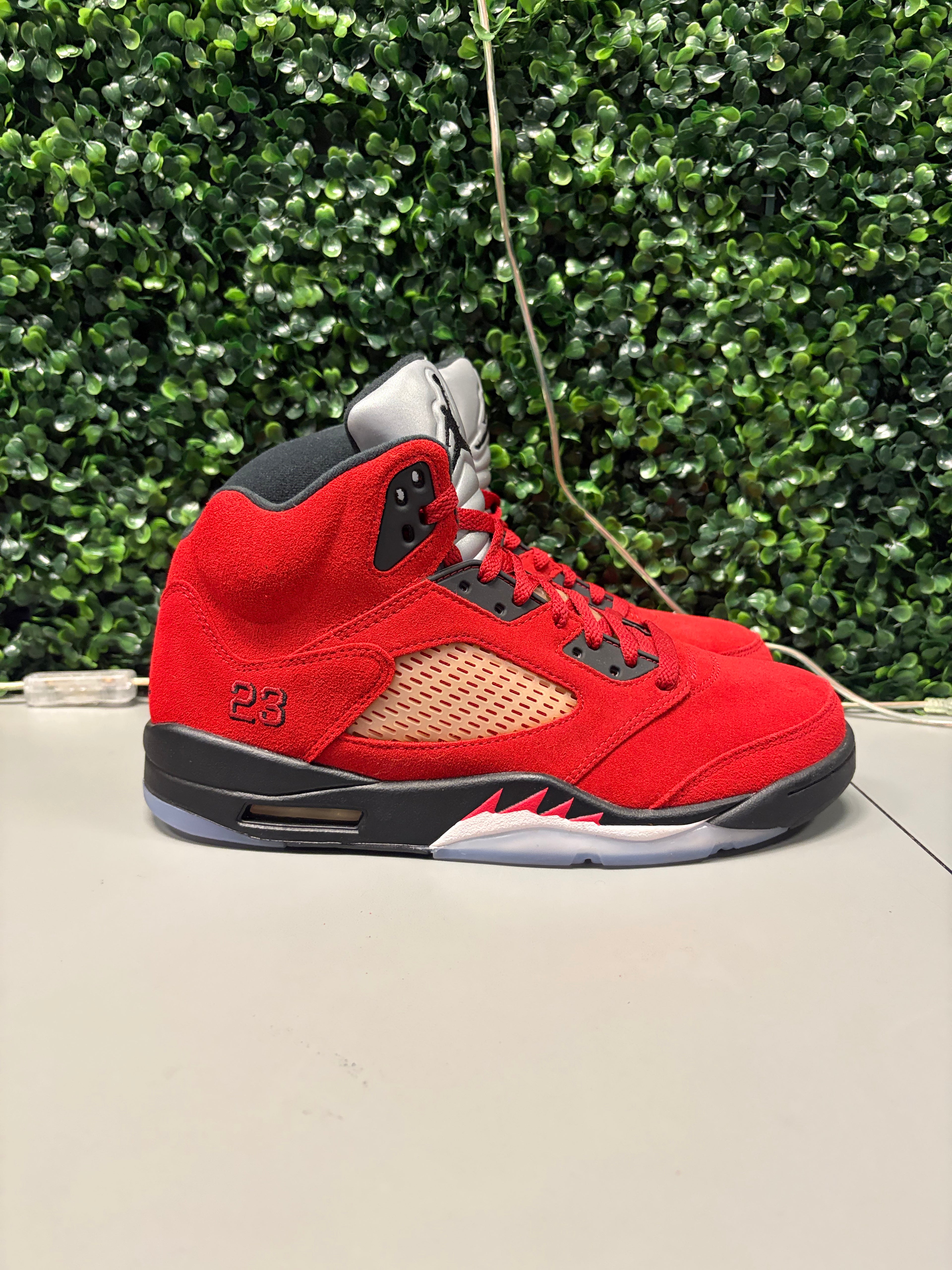 Jordan 5 Retro "Raging Bull Red" Size 10.5 Preowned