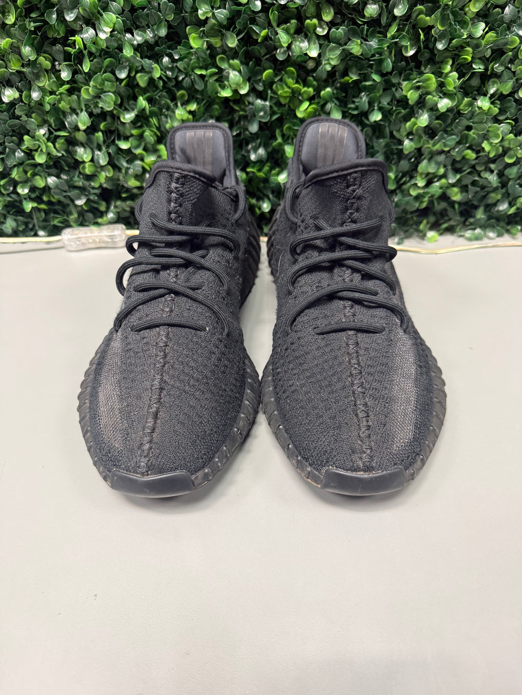 Adidas Yeezy Boost 350 V2 "Onyx" Size 10.5 Preowned