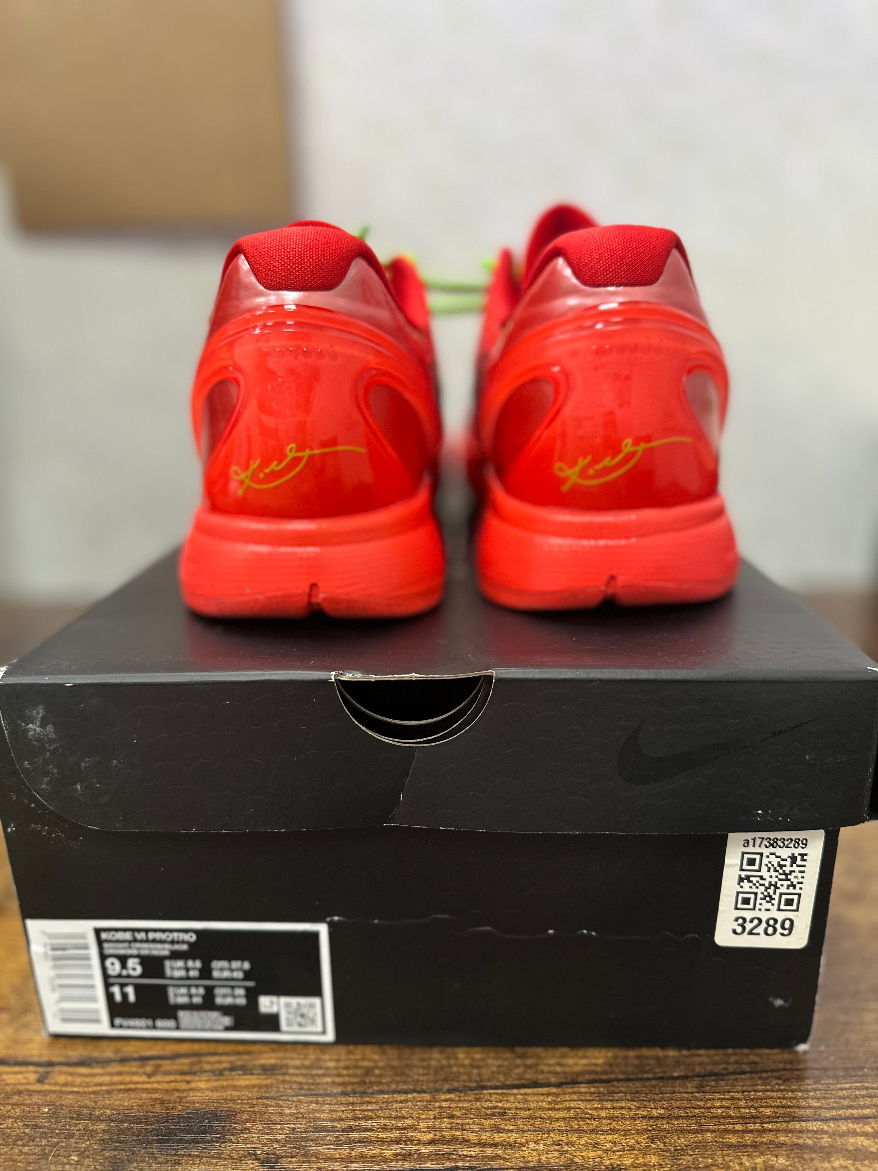 Nike Kobe 6 Protro “Reverse Grinch” Size 9.5 Preowned