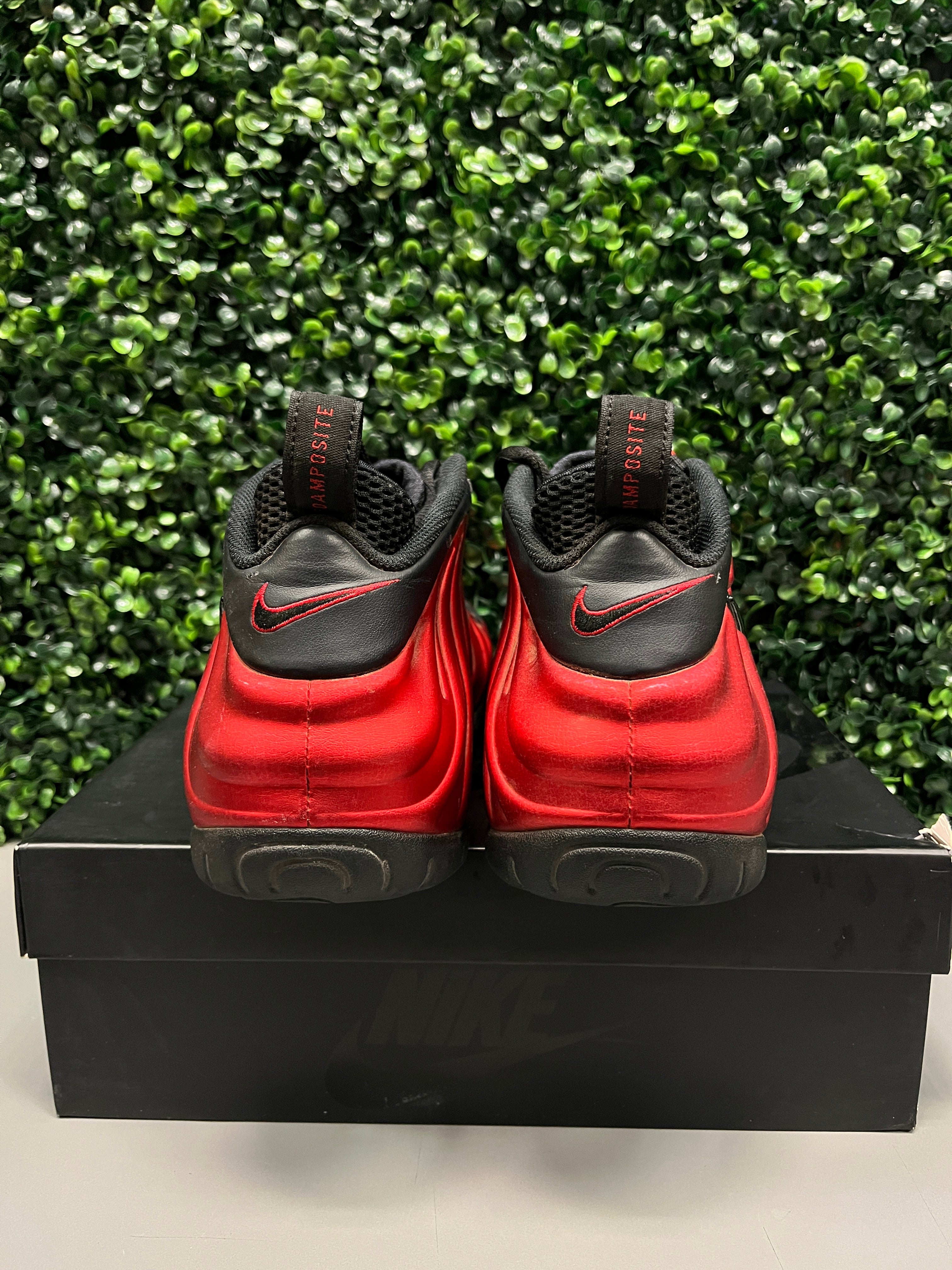 Nike Air Foamposite Pro "University Red" Size 11.5 Preowned