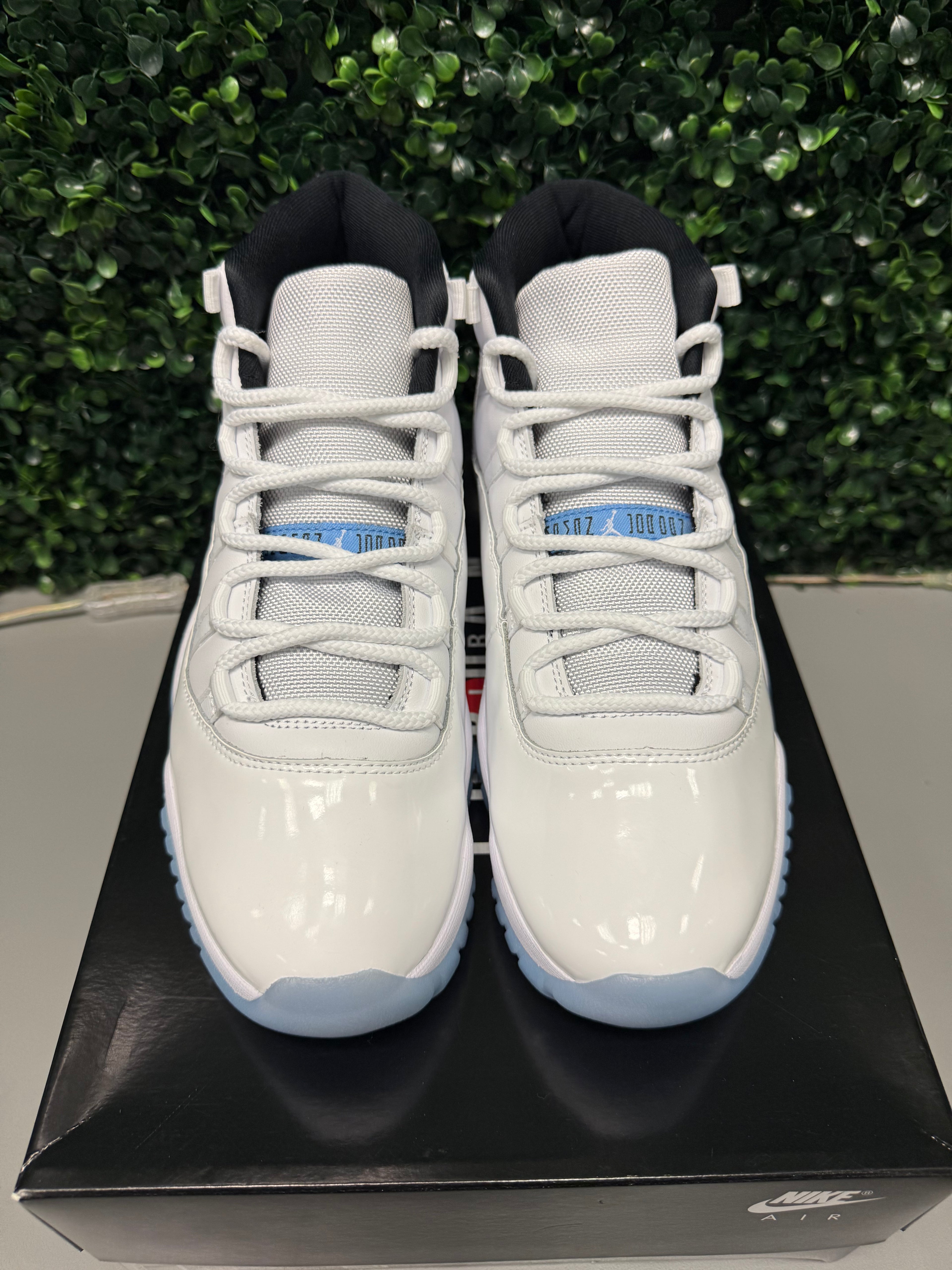 Jordan 11 High "Legend Blue" Size 10 Preowned