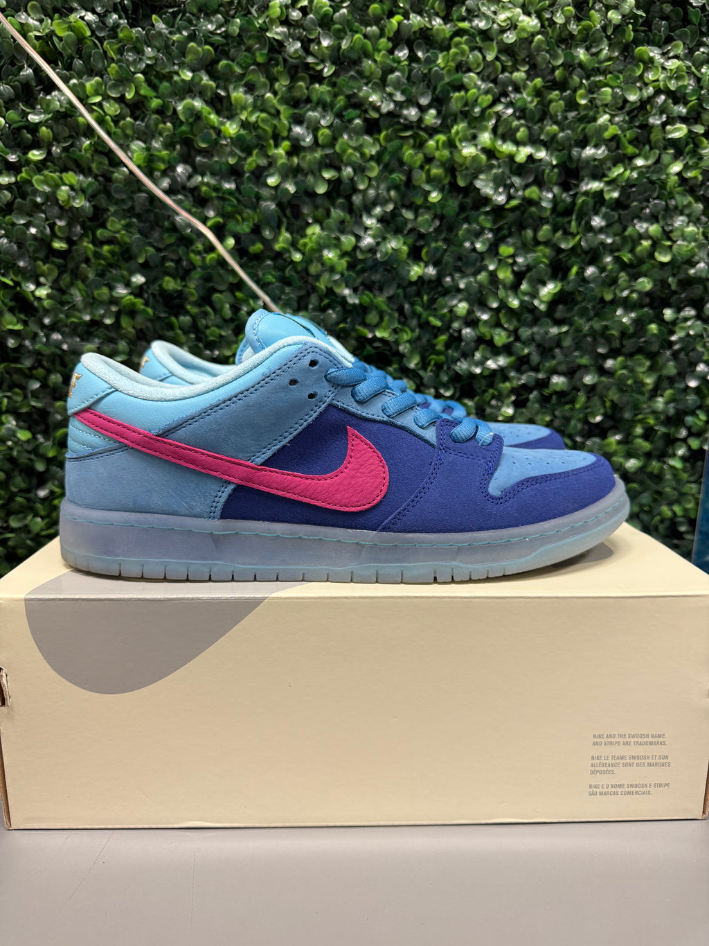 Nike SB Dunk Low "Run The Jewels" Size 10 Preowned