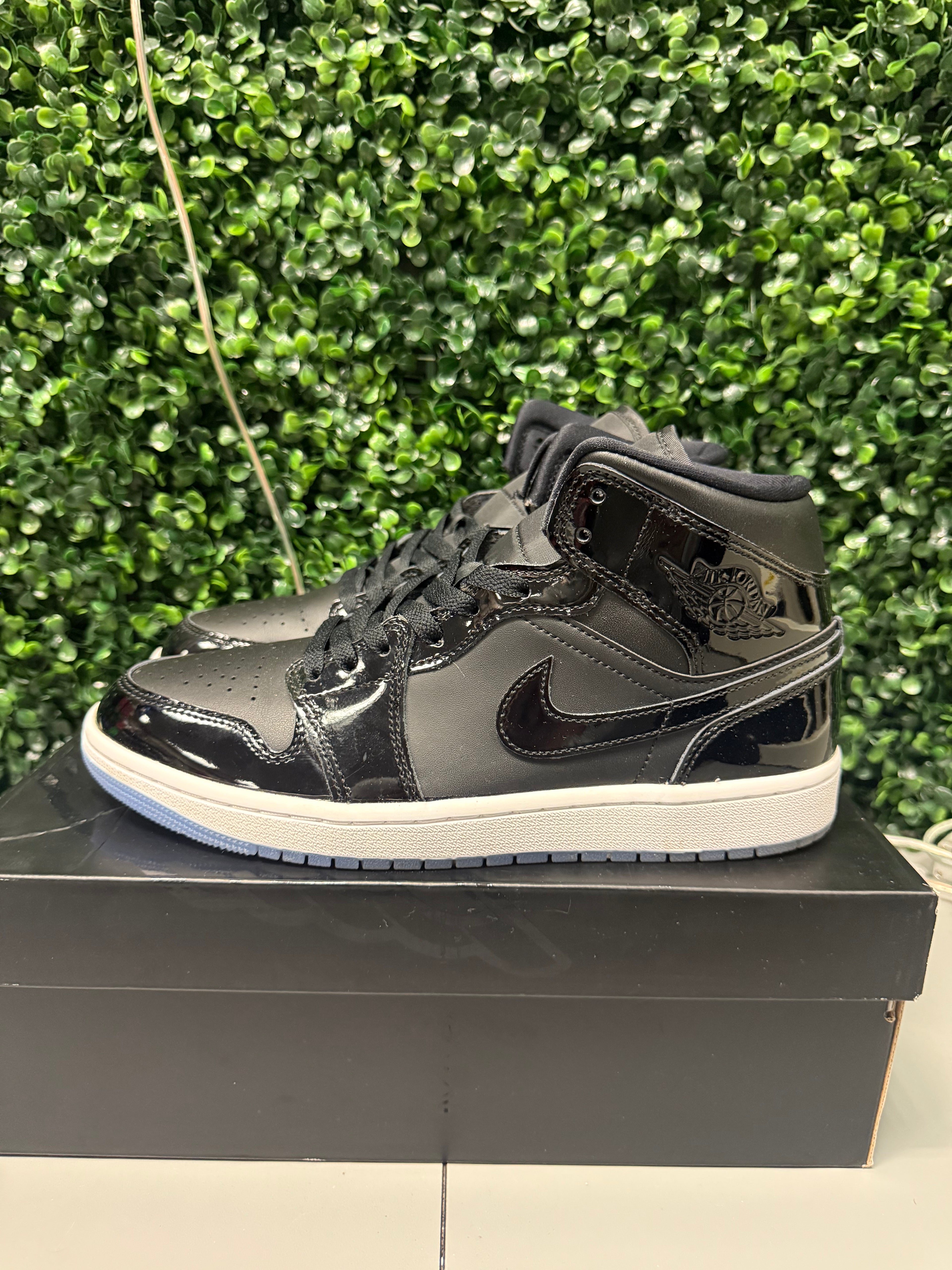 Jordan 1 Mid "Space Jam" Size 9.5 Preowned