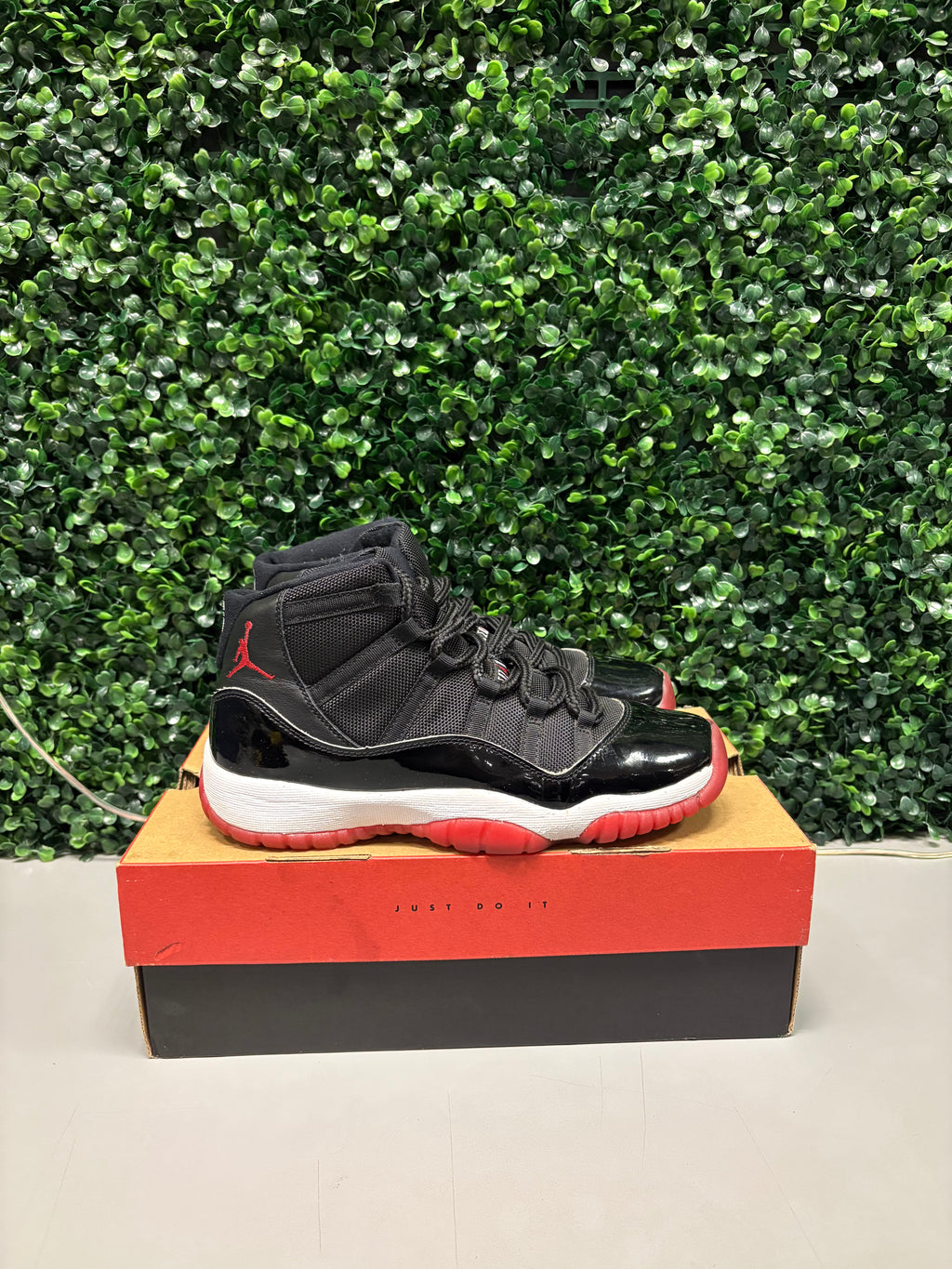 Jordan 11 "Bred" Size 7Y Preowned