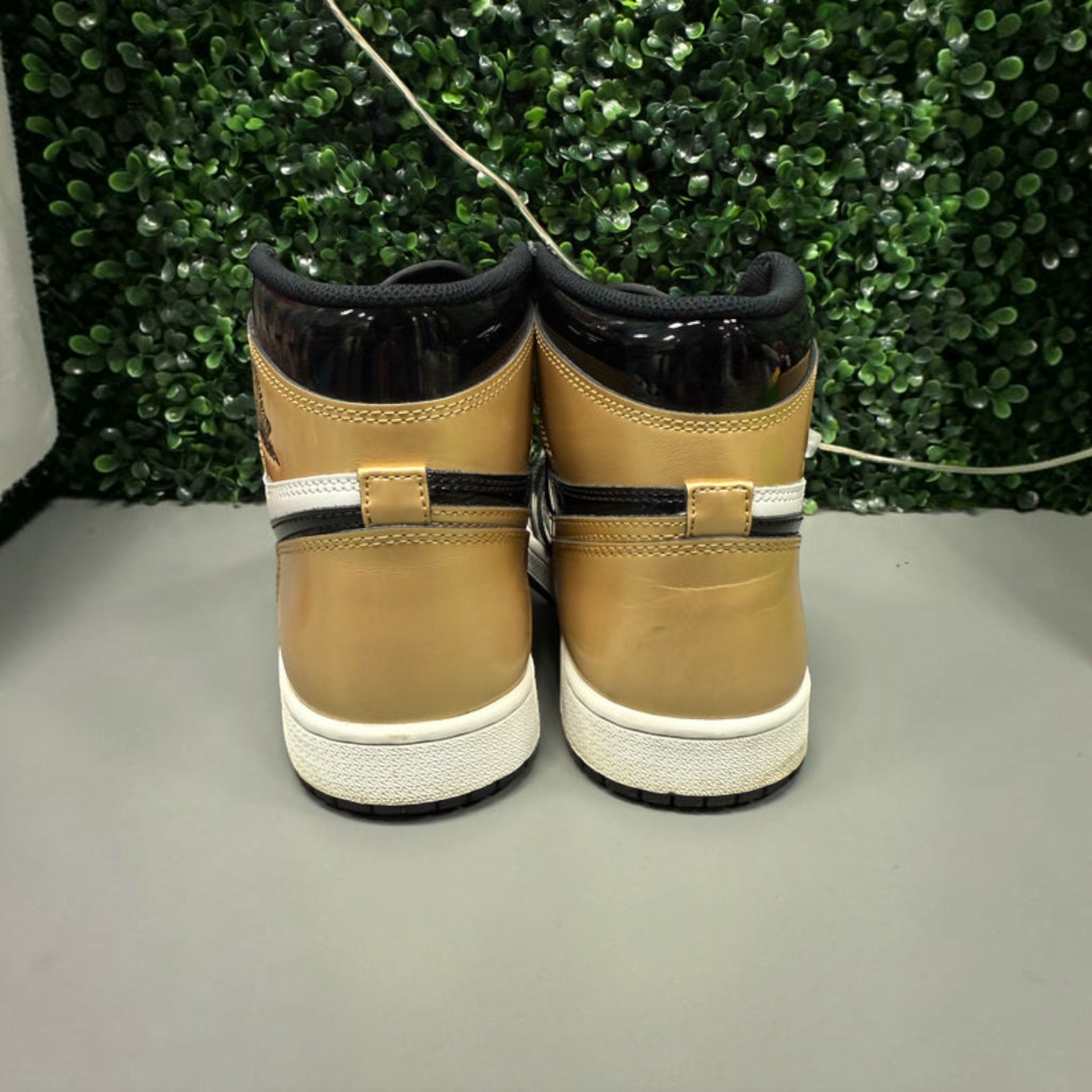 Jordan 1 High "Patent Gold Toe" Size 9 Preowned