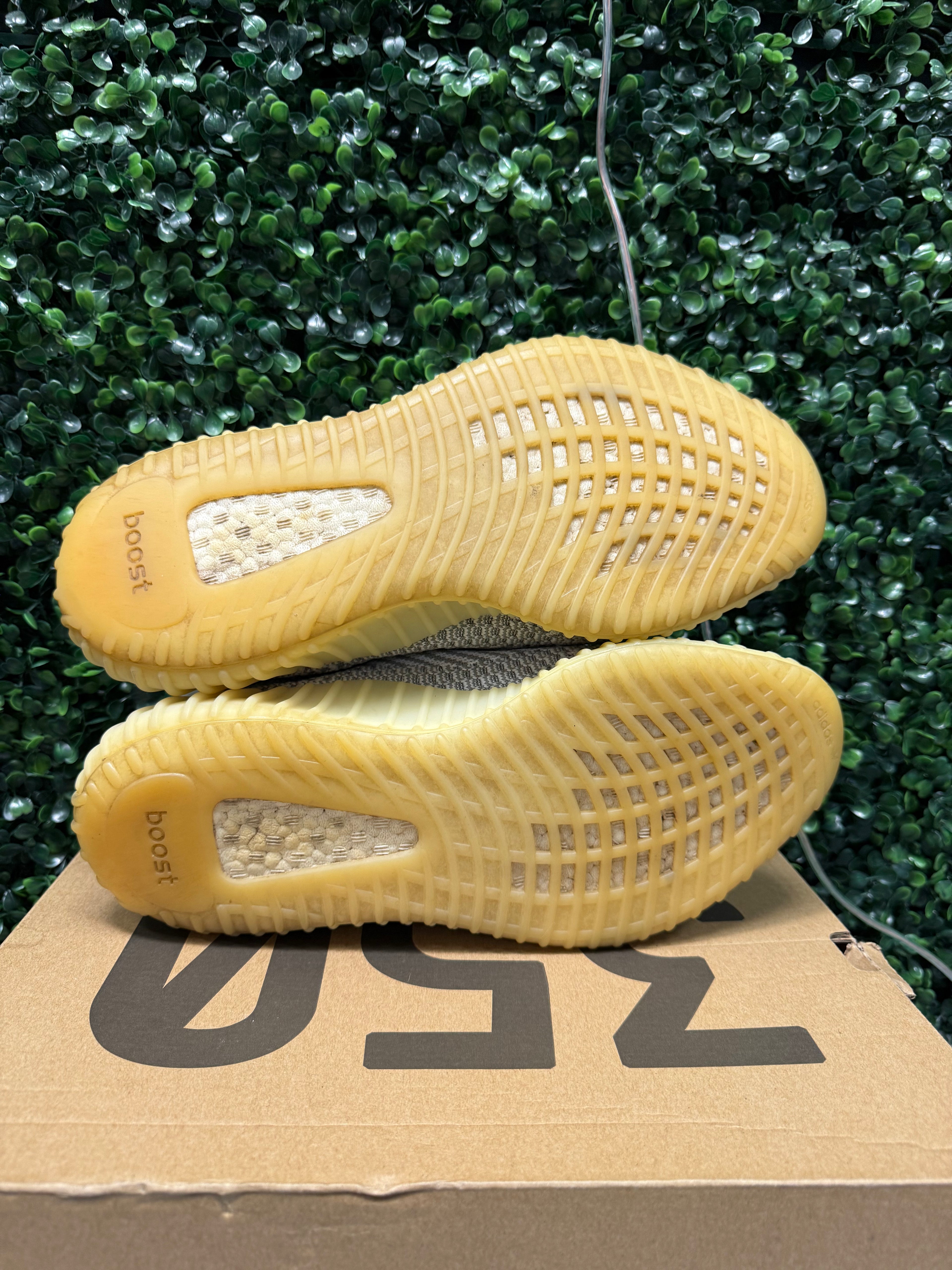 Yeezy 350 V2 "Static" Size 10 Preowned