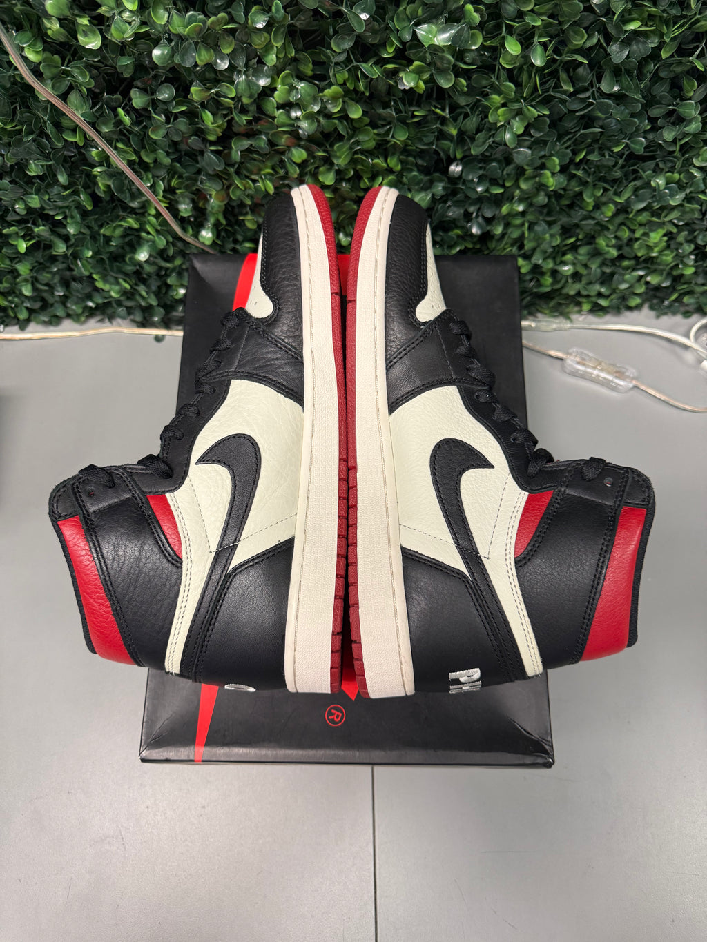 Jordan 1 Retro High "Not for Resale Varsity Red" Size 10.5 Great Condition