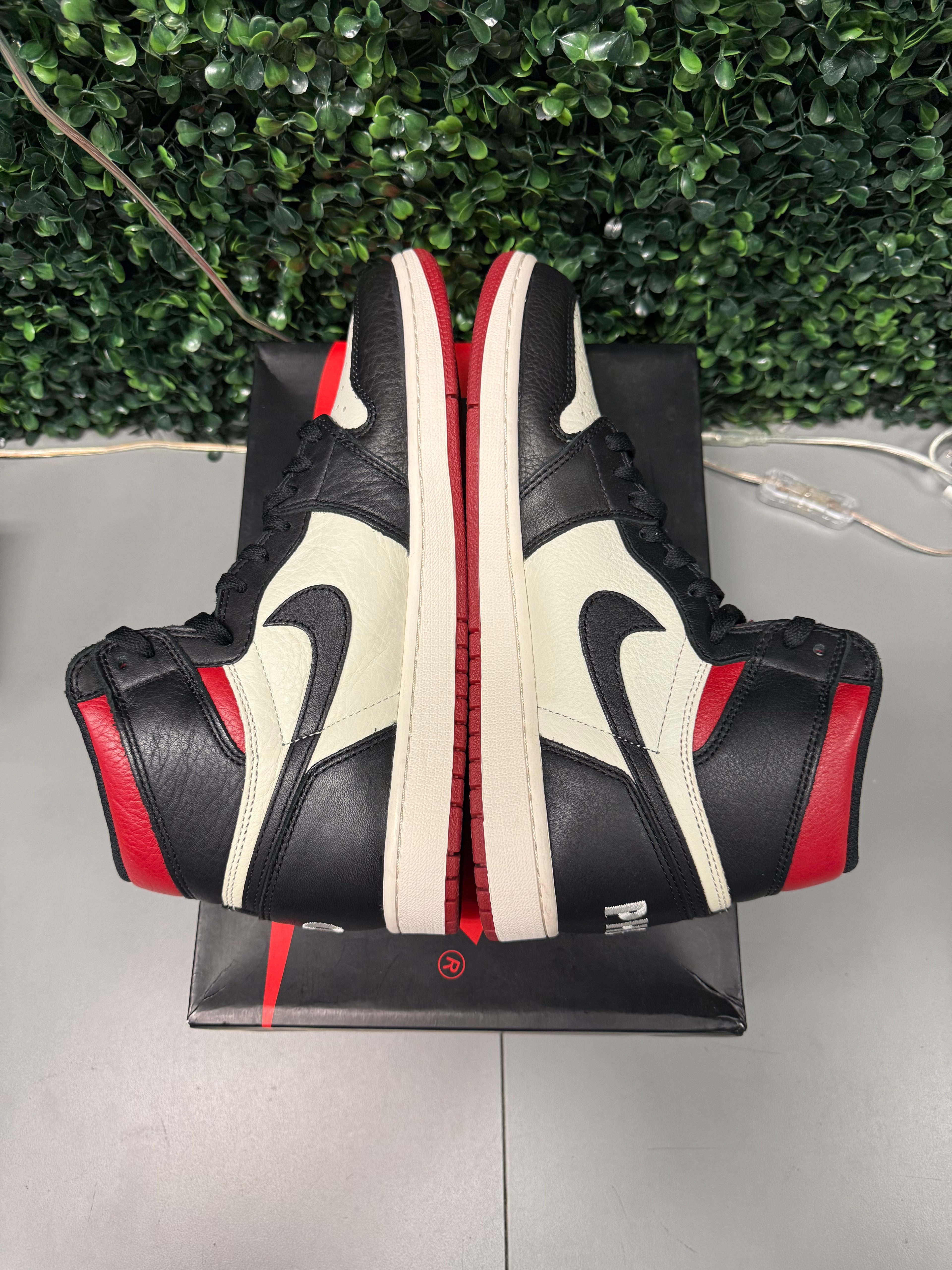 Jordan 1 Retro High "Not for Resale Varsity Red" Size 10.5 Great Condition
