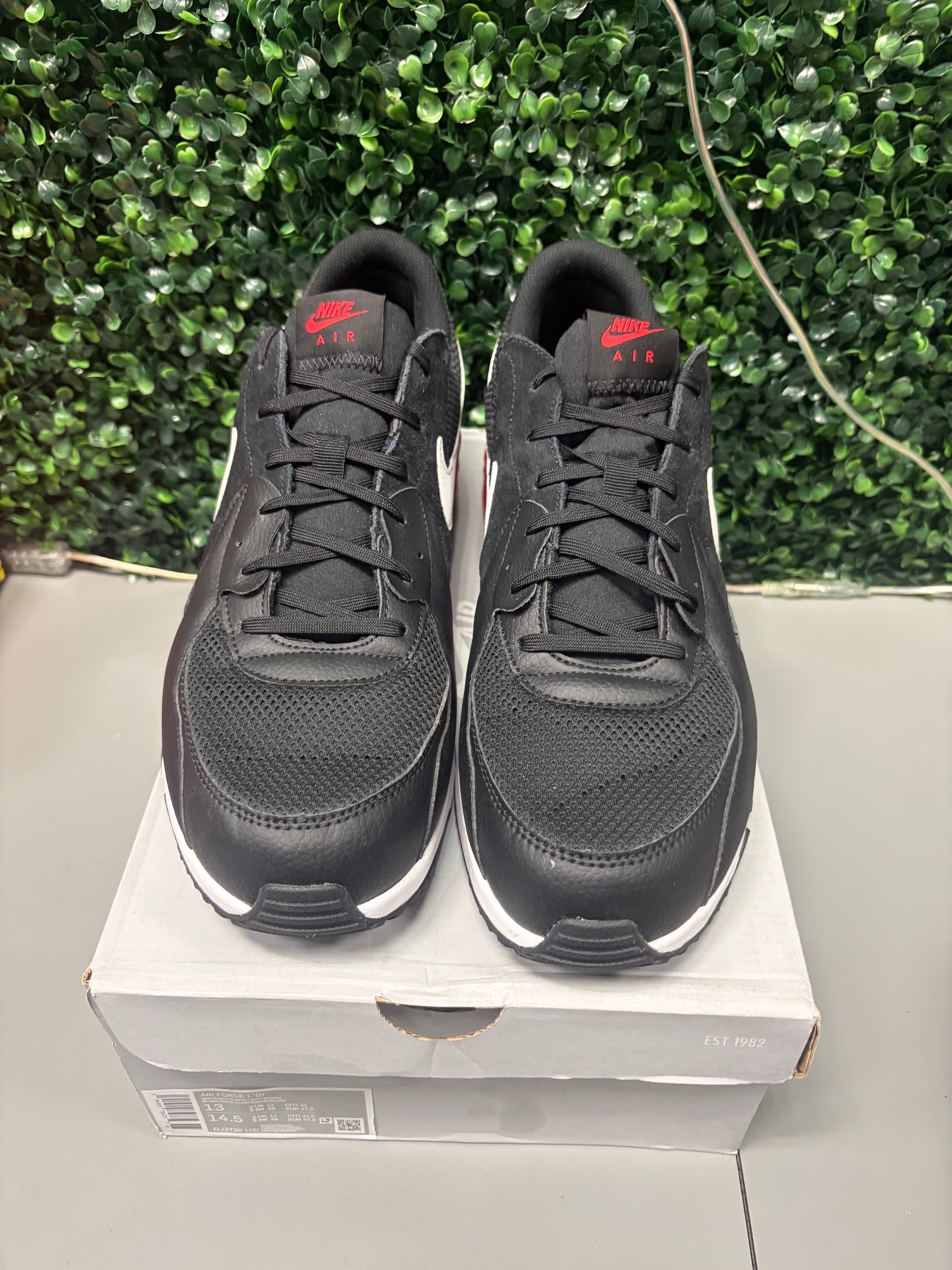 Nike Air Max Excee "Bred" Size 14 Preowned