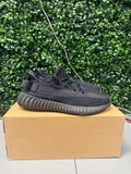 Yeezy 350 V2 "Onyx" Size 9 Preowned