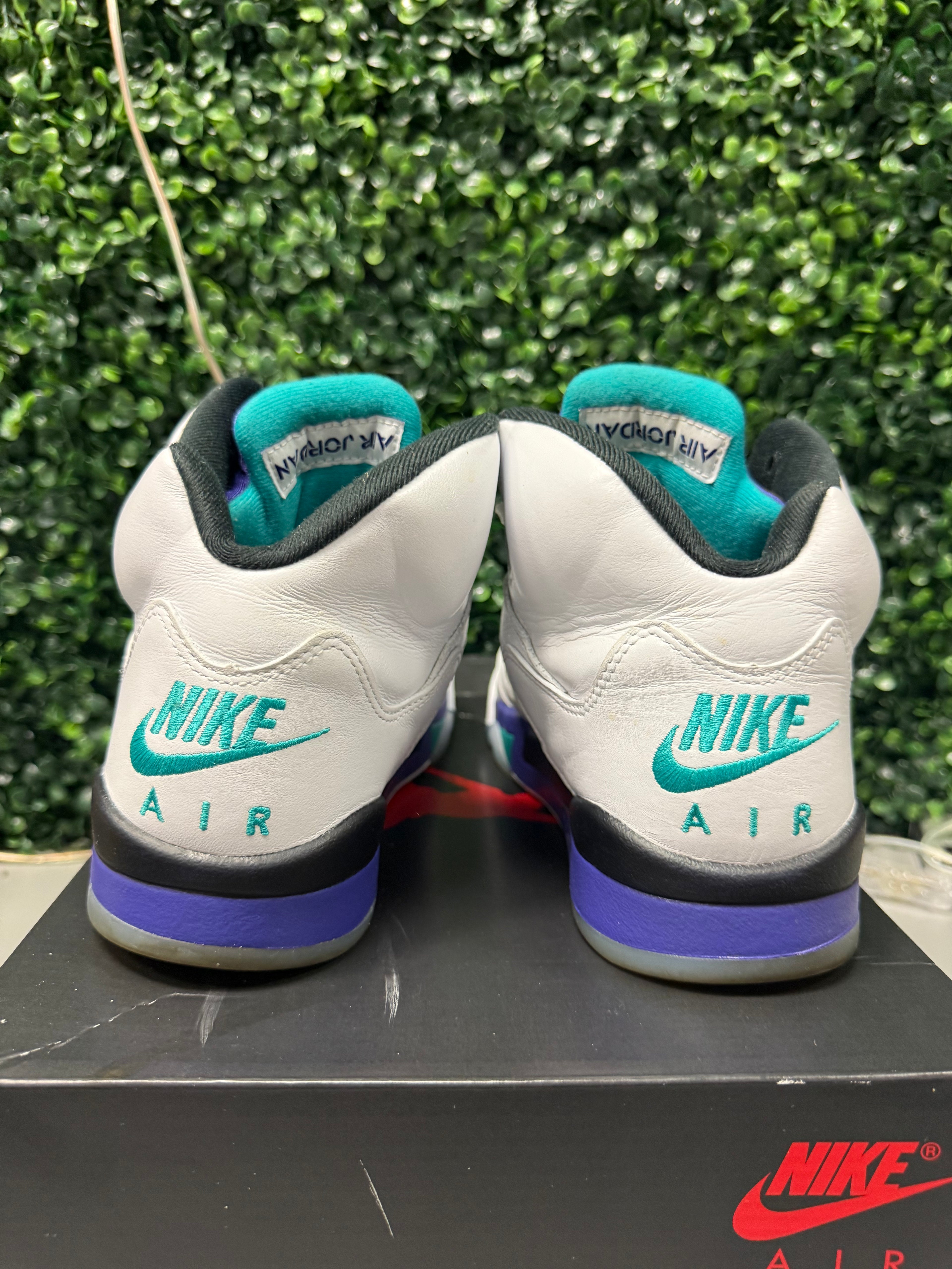 Jordan 5 "Grape" Size 8.5 Preowned