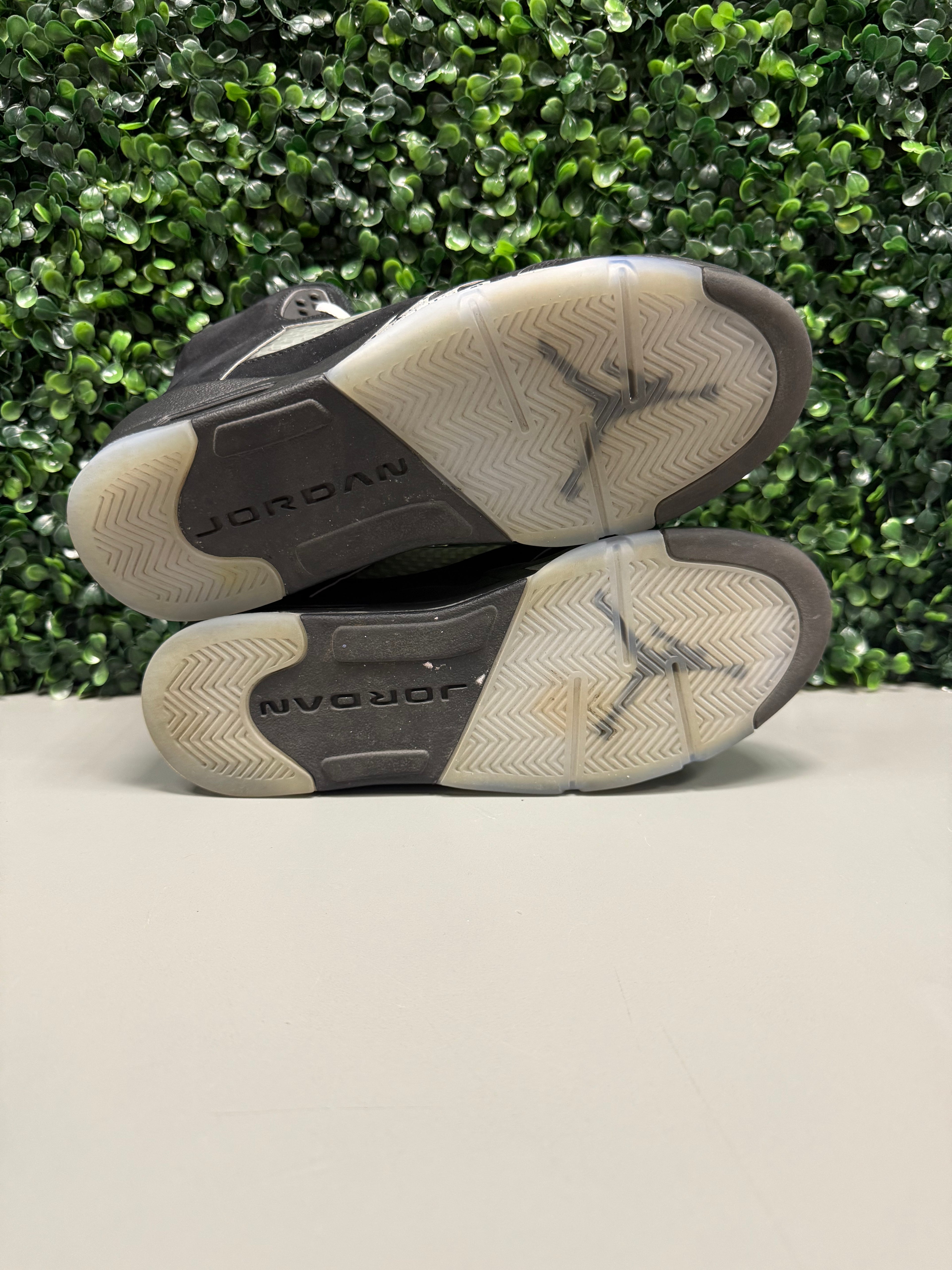 Jordan 5 "Metallic Reimagined" Size 5.5Y Preowned