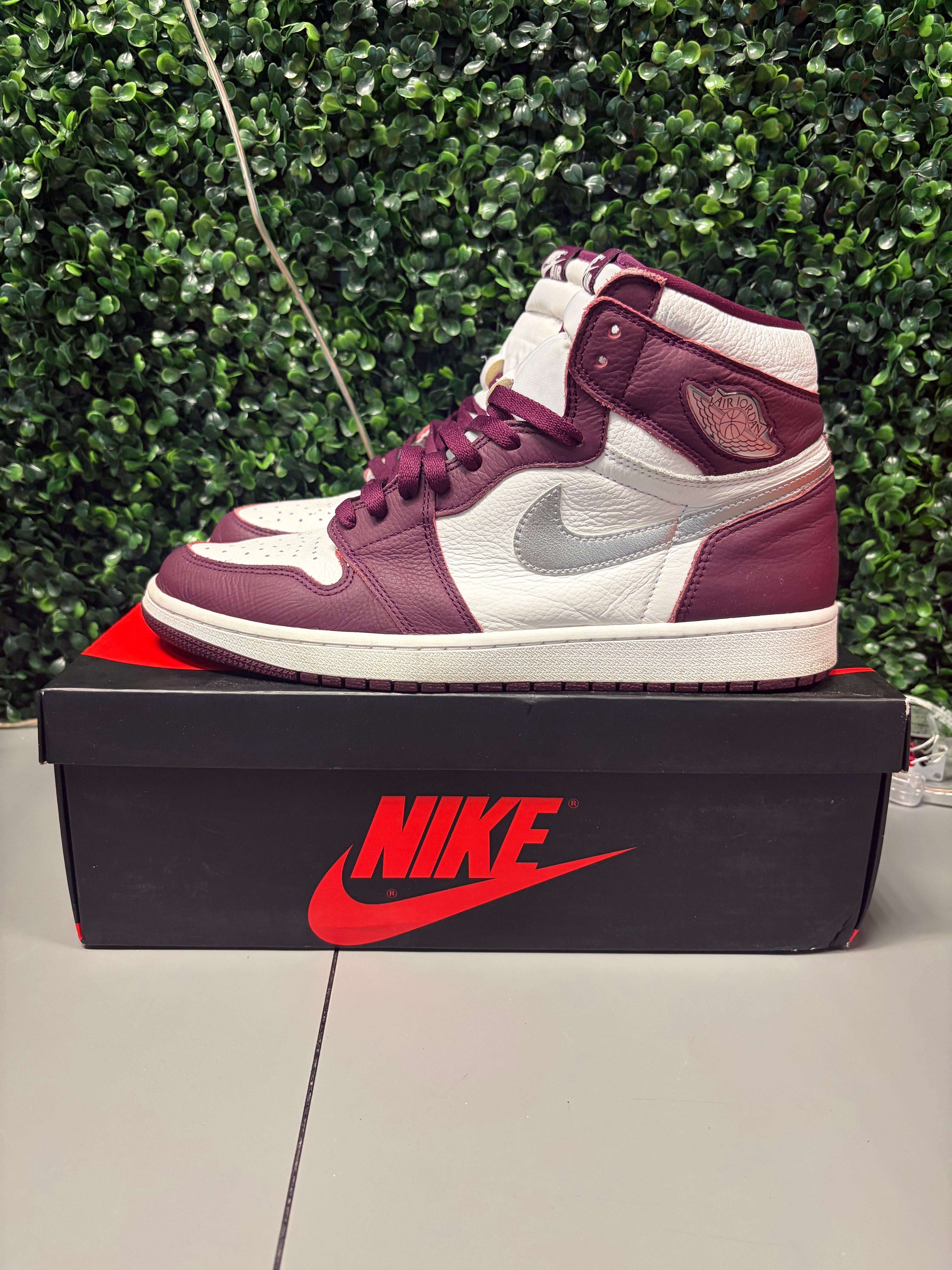 Jordan 1 Retro High OG "Bordeaux" Size 12 Preowned