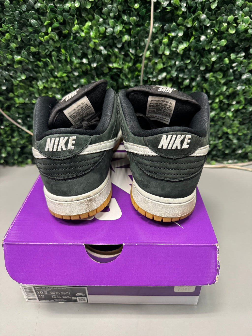 Nike SB Dunk Low Pro "Black Gum" Size 10.5 Preowned