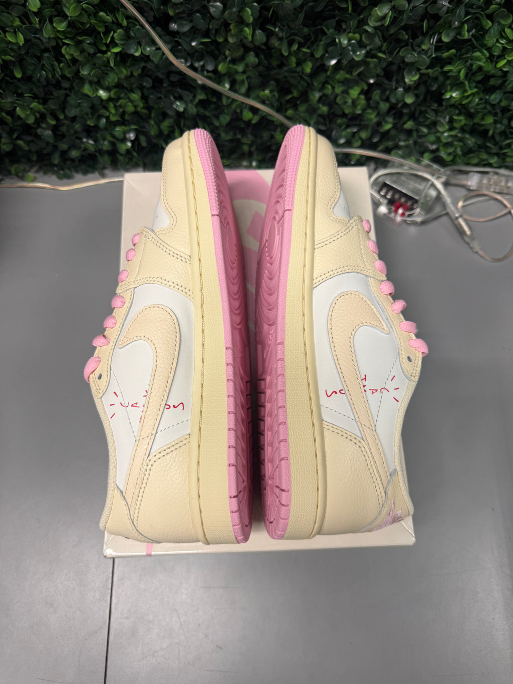 Jordan 1 Low X Travis Scott "Shy Pink" Size 7.5 Worn 1x
