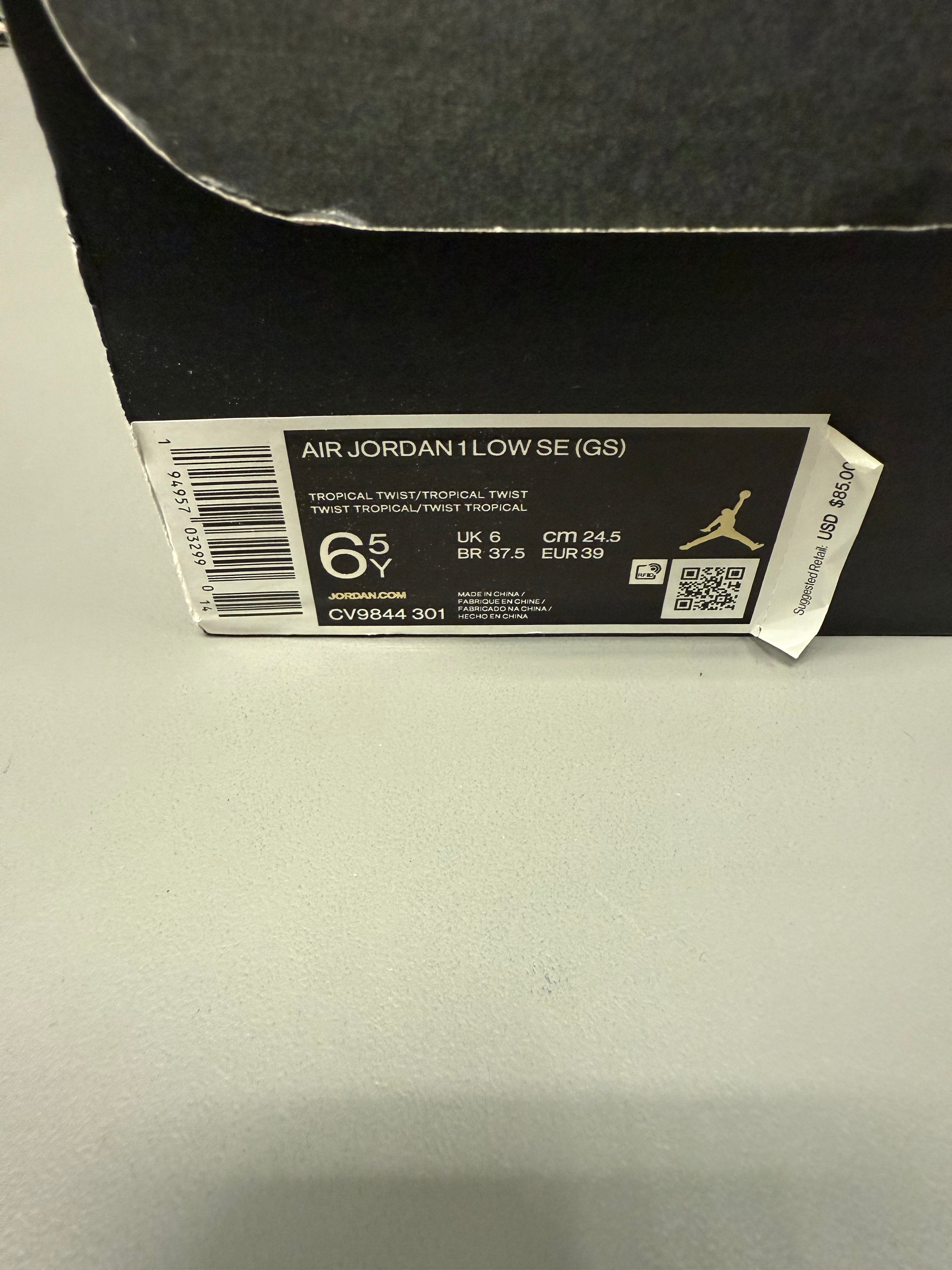 Jordan 1 Low SE "Tropical Twist" Size 6.5Y Preowned