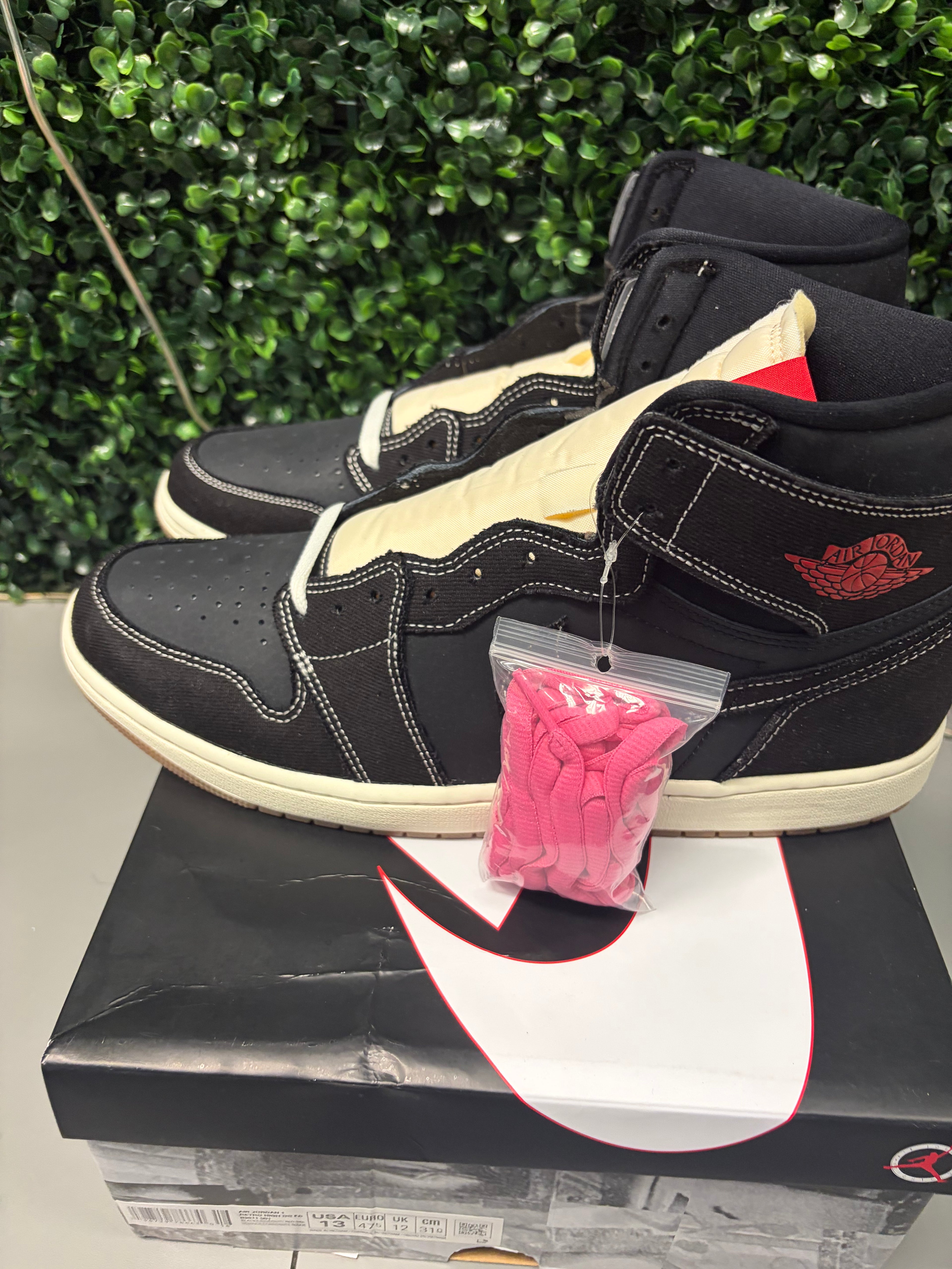 Jordan 1 Retro High OG Flight Club Size 13 Preowned