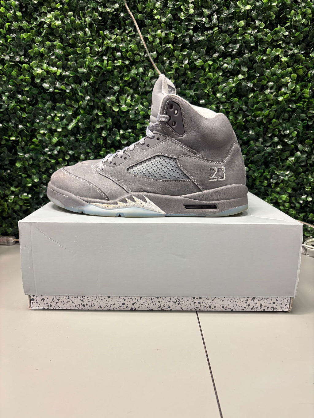 Jordan 5 Retro "Wolf Grey" Size 11.5 Preowned