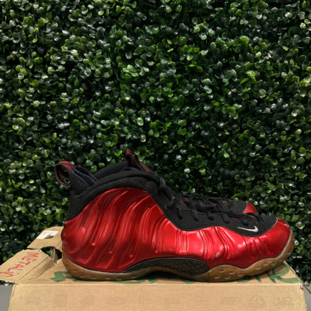 Nike Air Foamposite One "Red Metallic" Size 11.5 Preowned
