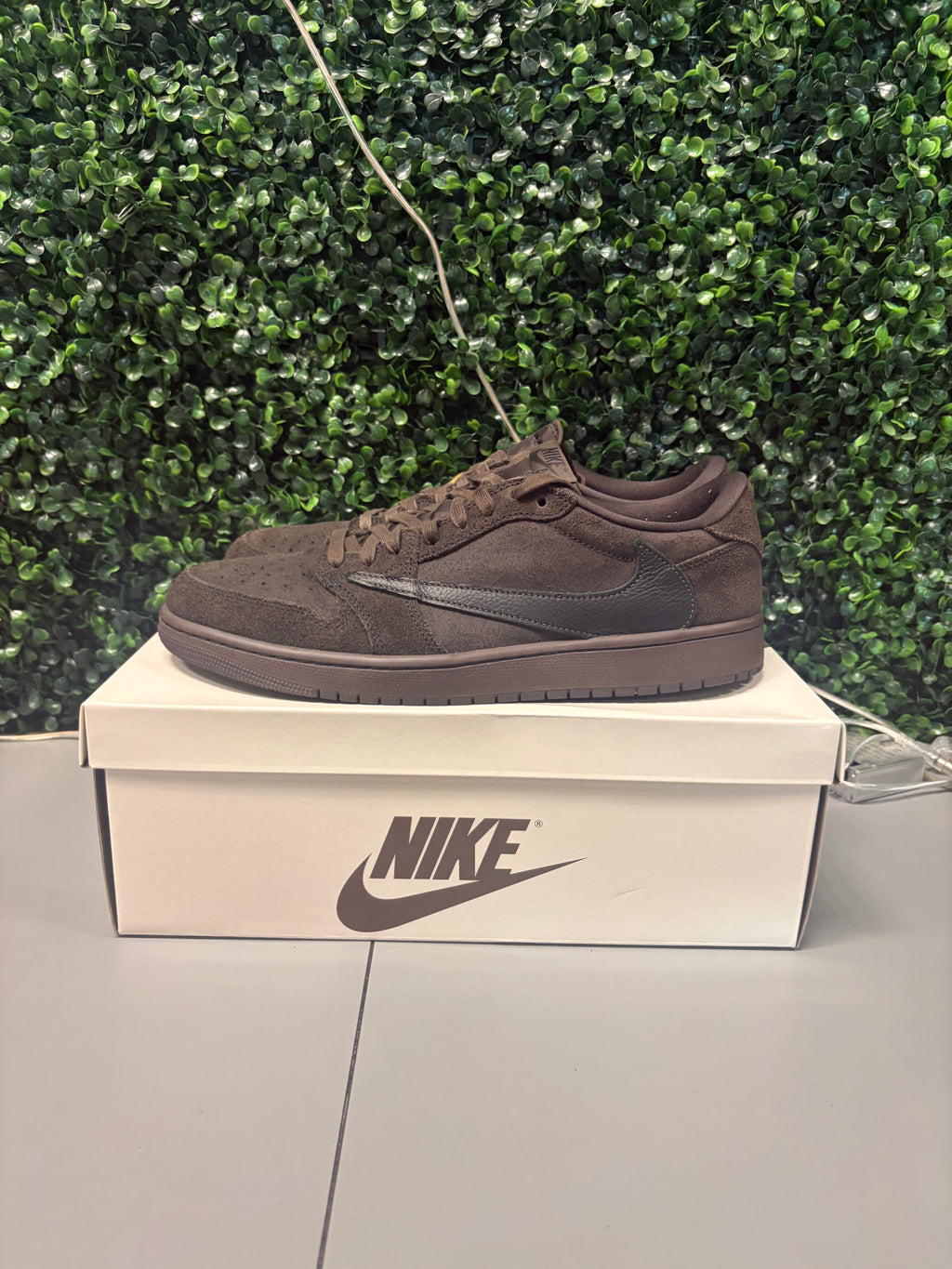 Jordan 1 Retro Low OG SP Travis Scott "Velvet Brown" Size 12 Preowned