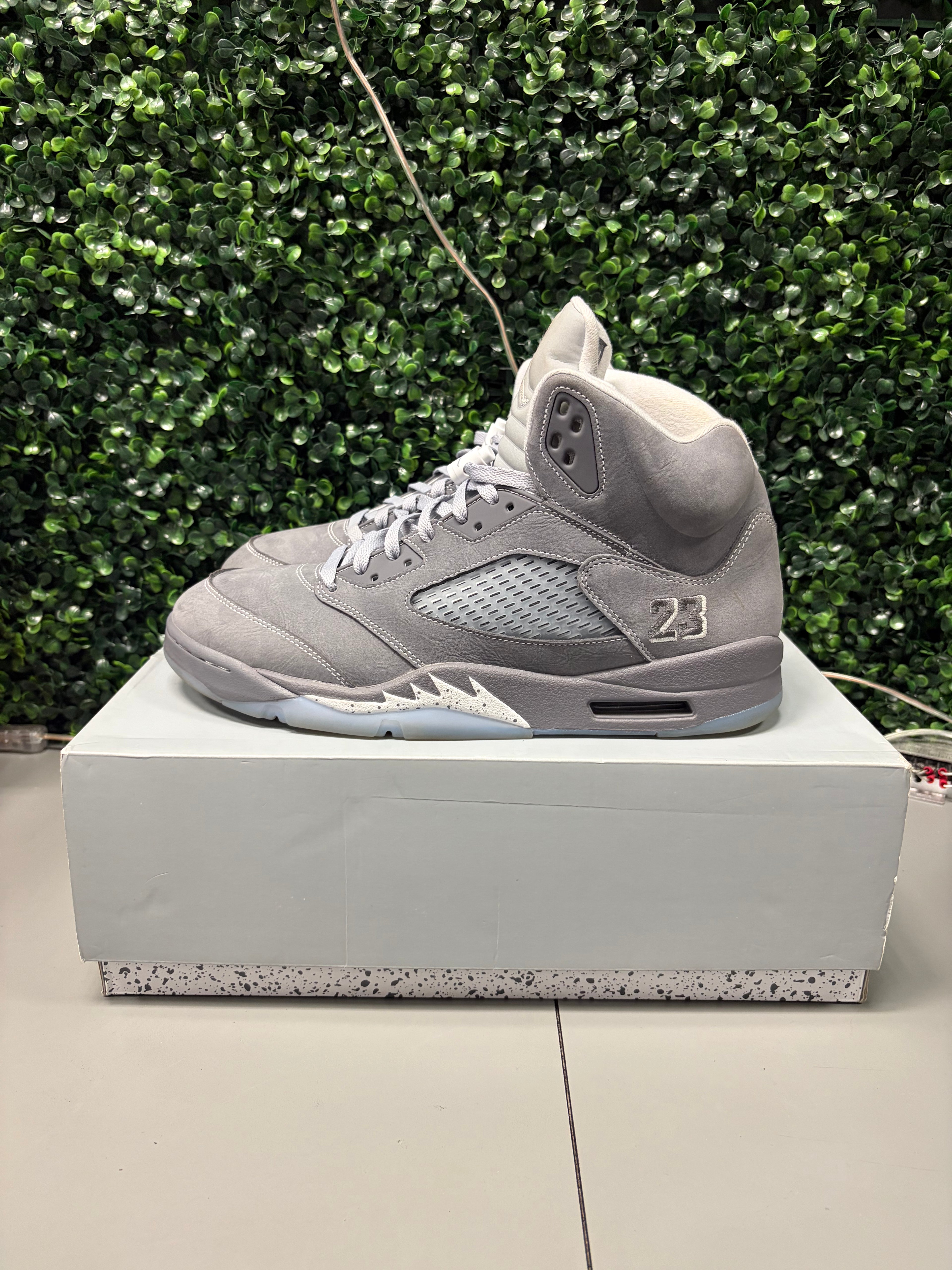Jordan 5 Retro "Wolf Grey" Size 13 Preowned