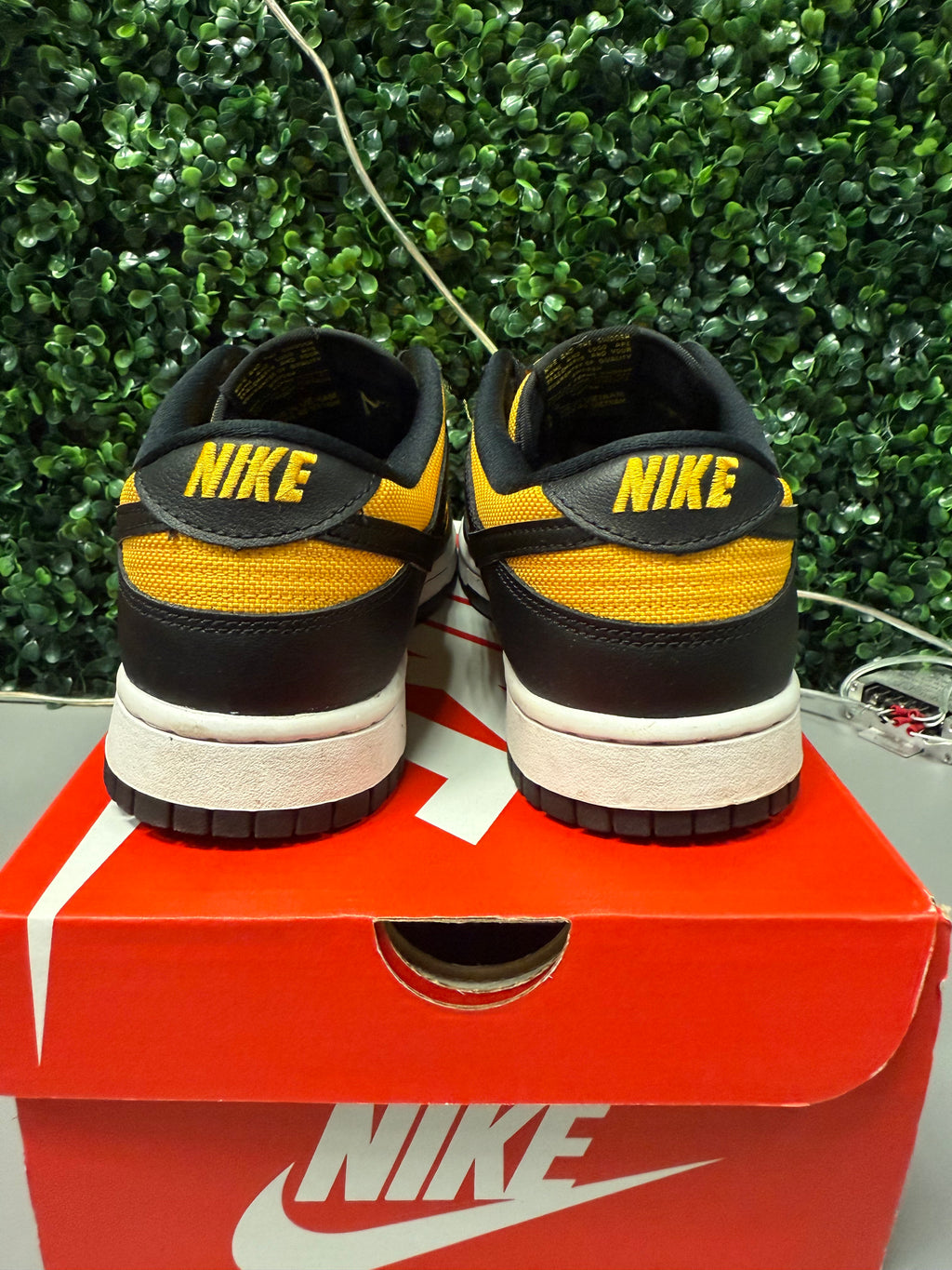 Nike Dunk Low "Reverse Goldenrod" Size 9 Preowned