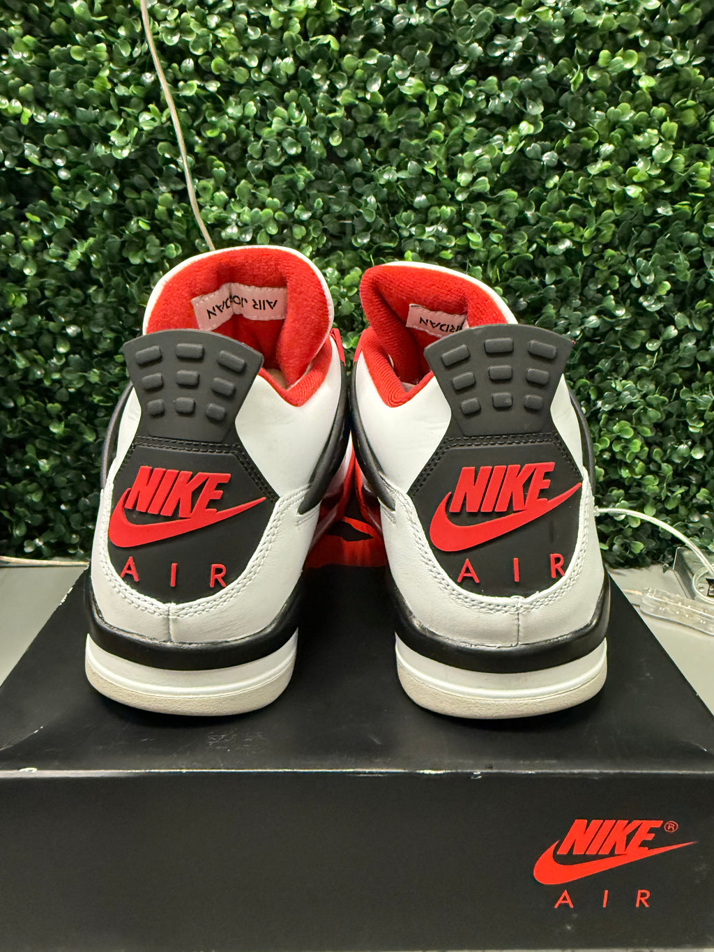 Jordan 4 "Fire Red" Size 10 Preowned