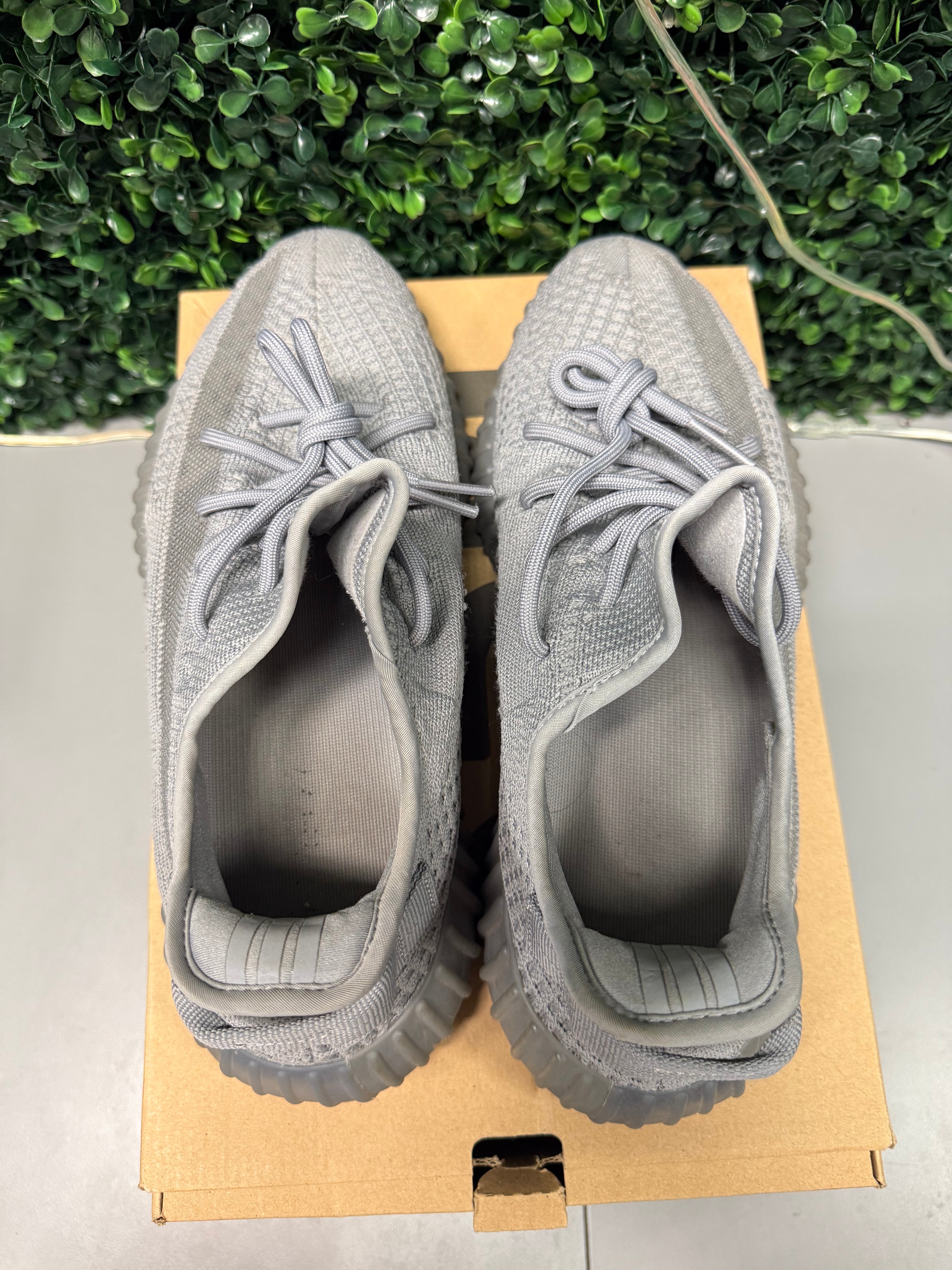 Yeezy 350 V2 "Steel Grey" Size 10.5 Preowned