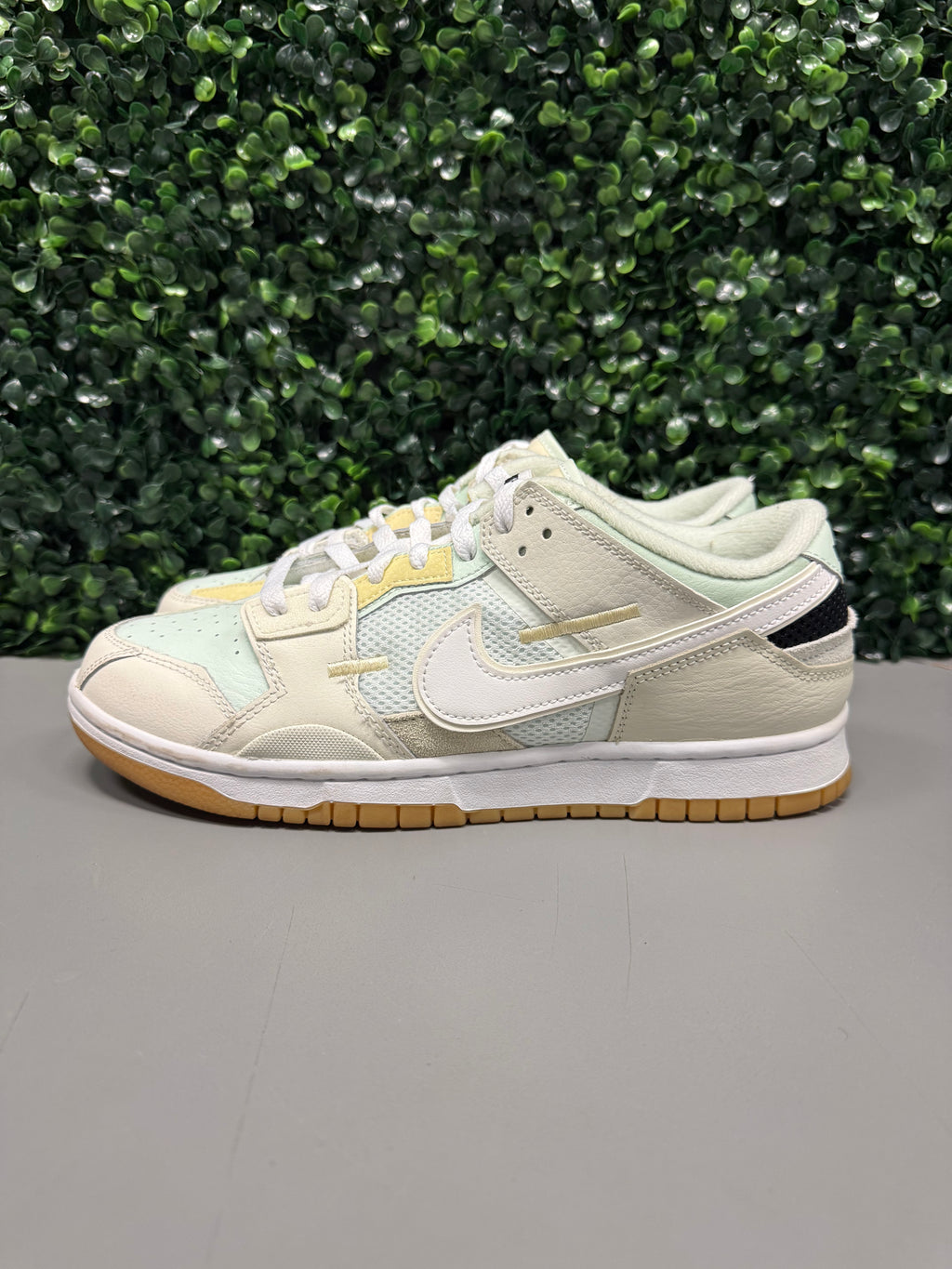 Nike Dunk Low "Sea Glass”  Size 9 Preowned