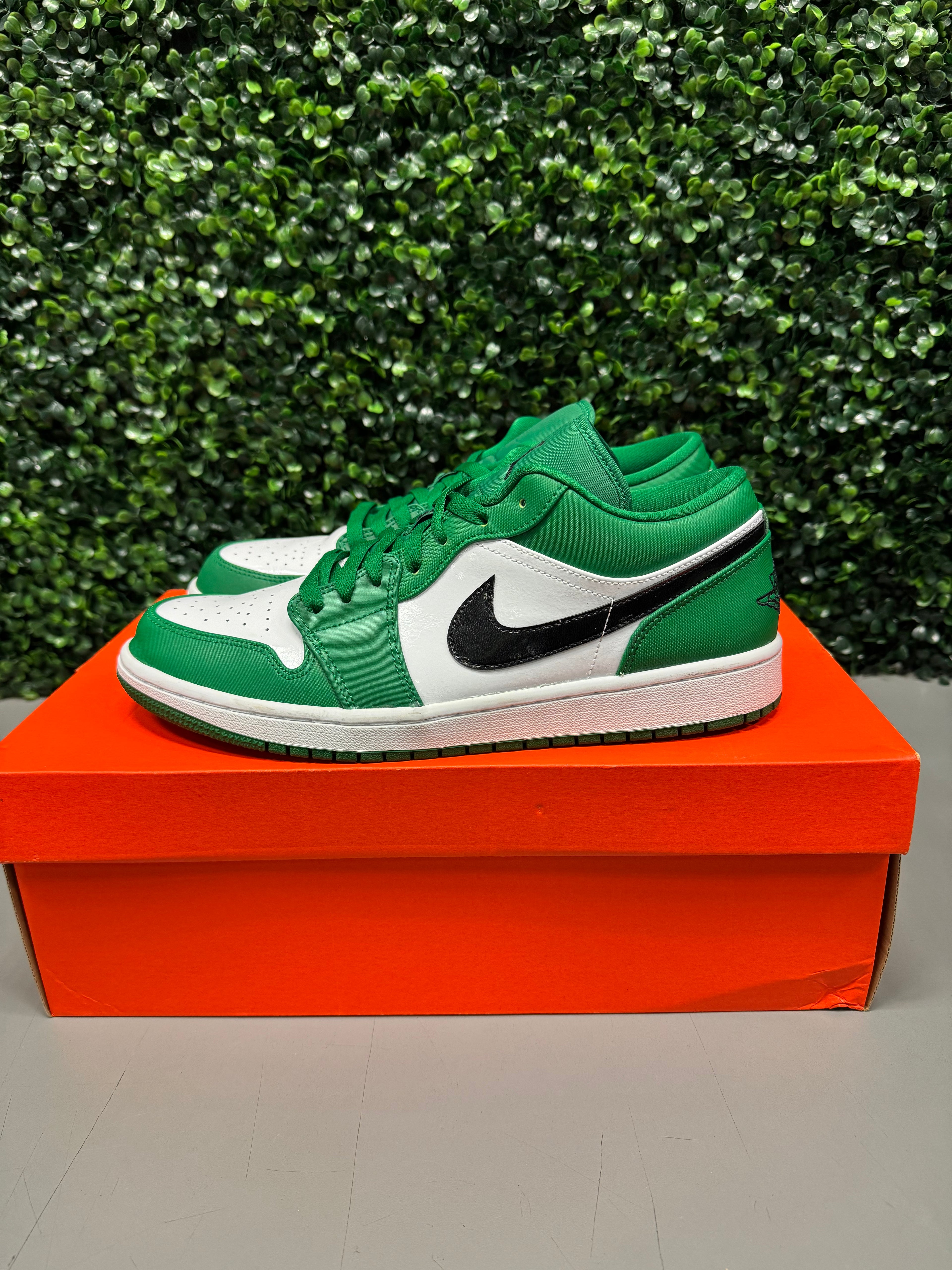 Jordan 1 Low "Pine Green" Size 11 Preowned