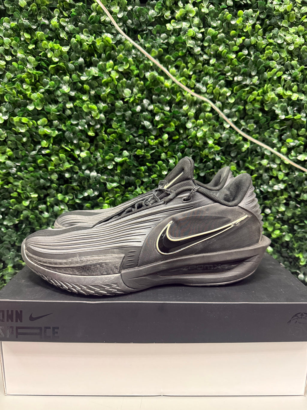 Nike Zoom GT Cut 3 Turbo LX "Black Label" Size 9 Preowned