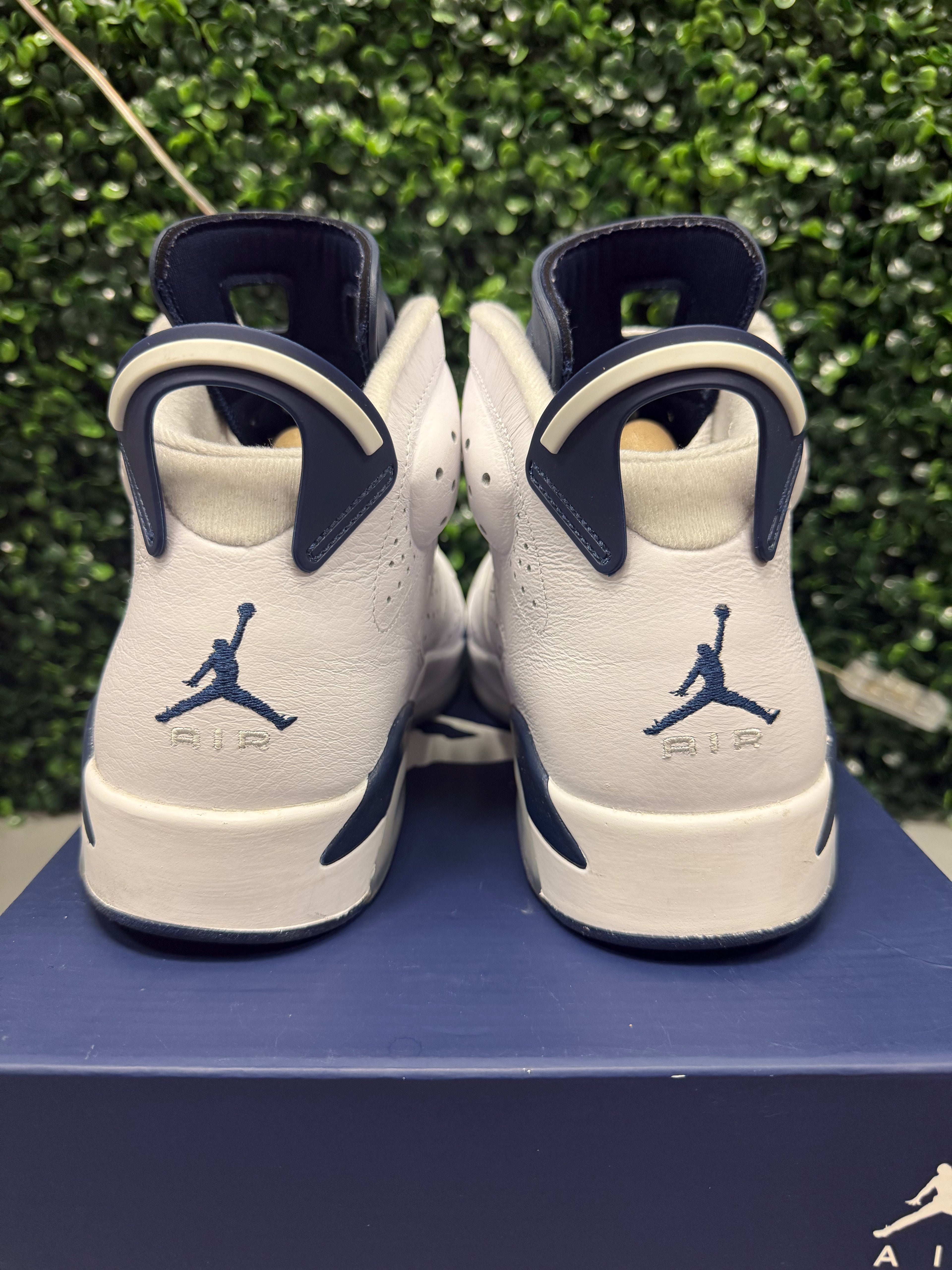 Jordan 6 "Midnight Navy" Size 9.5 Preowned