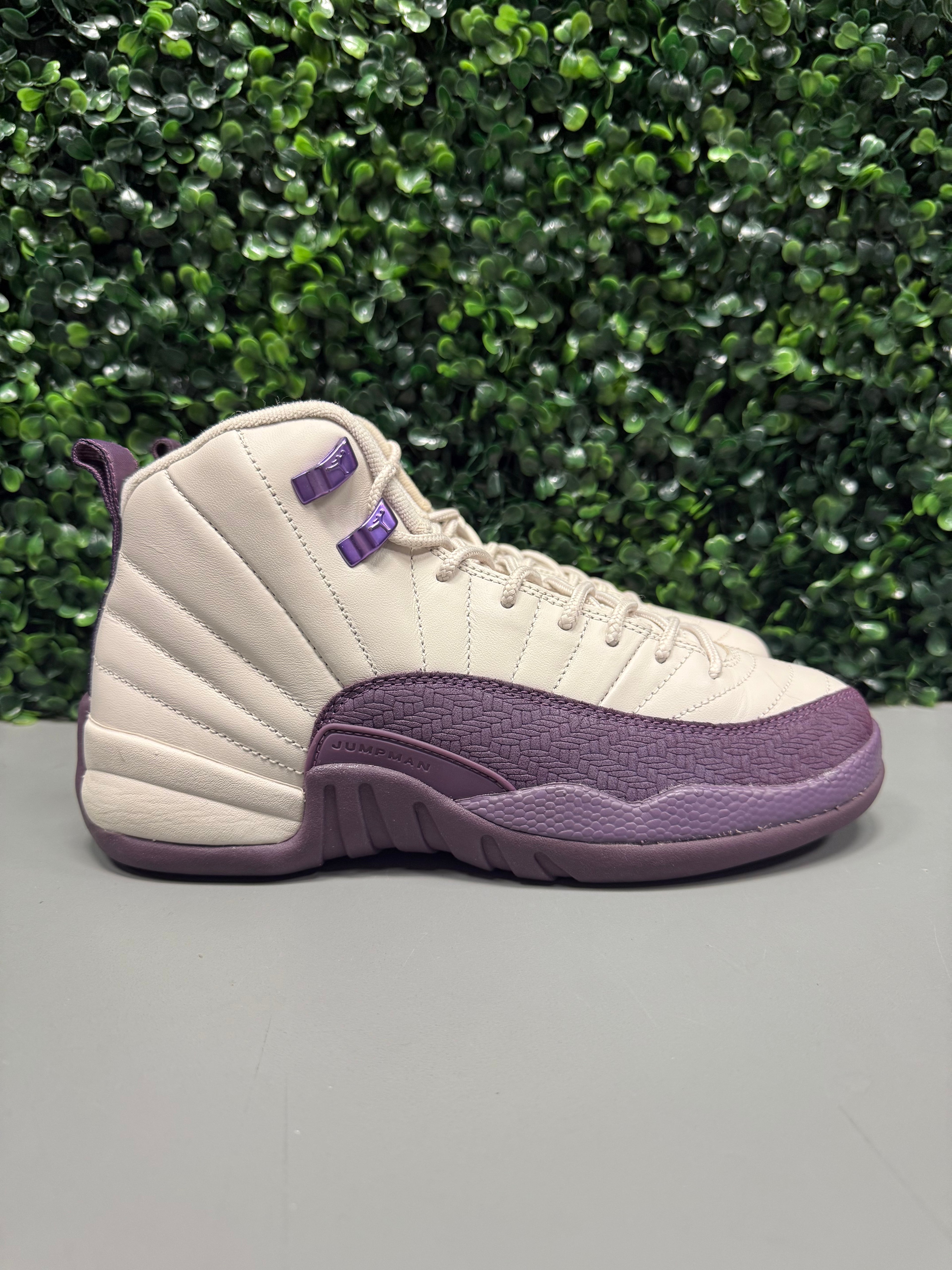 Jordan 12 "Desert Sand" Size 7Y / 8.5W Preowned