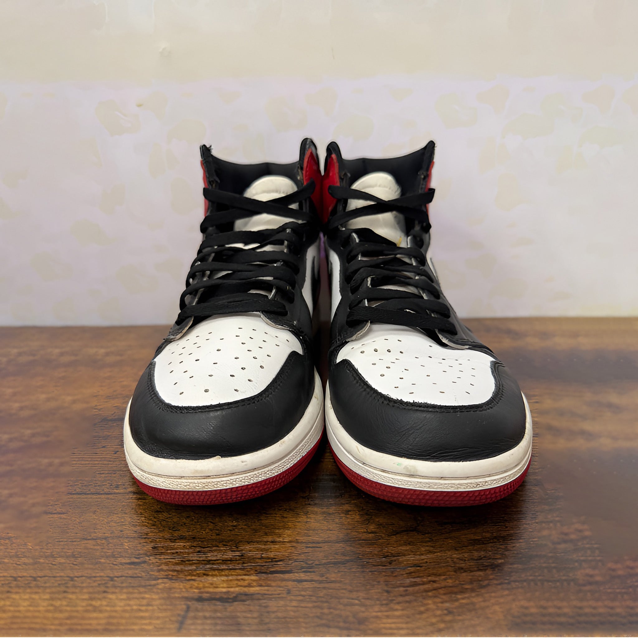 Jordan 1 “Black Toe” Size 11 Preowned