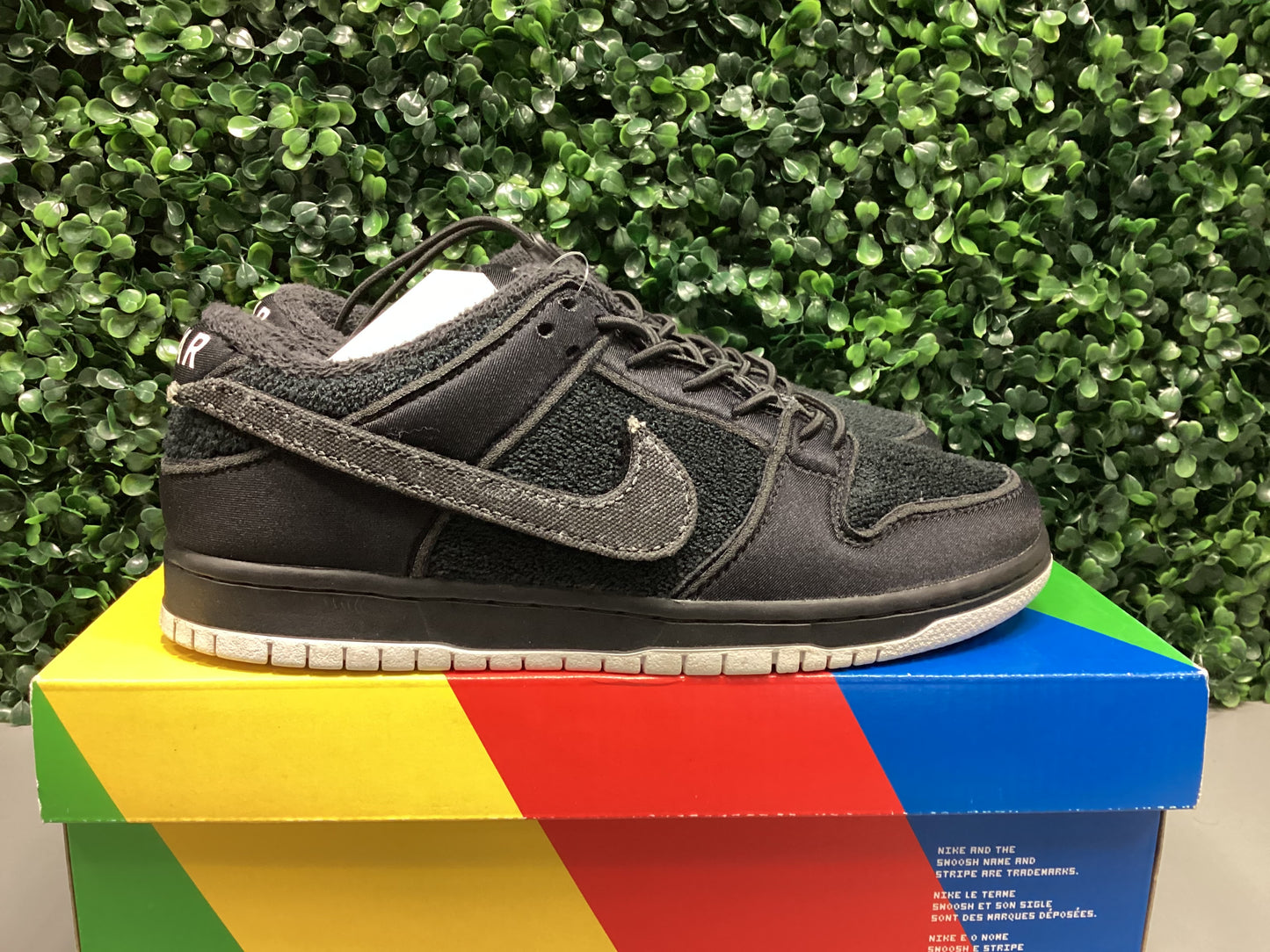 Dunk SB Low “Gnarhunter” Size 8 Preowned