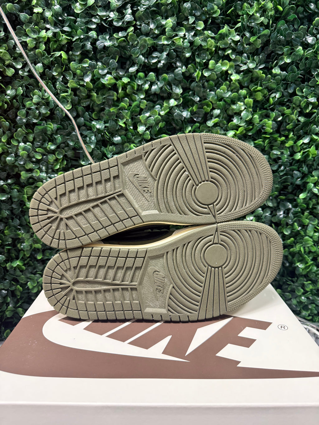Jordan 1 Low X Travis Scott "Medium Olive" Size 7.5 Preowned