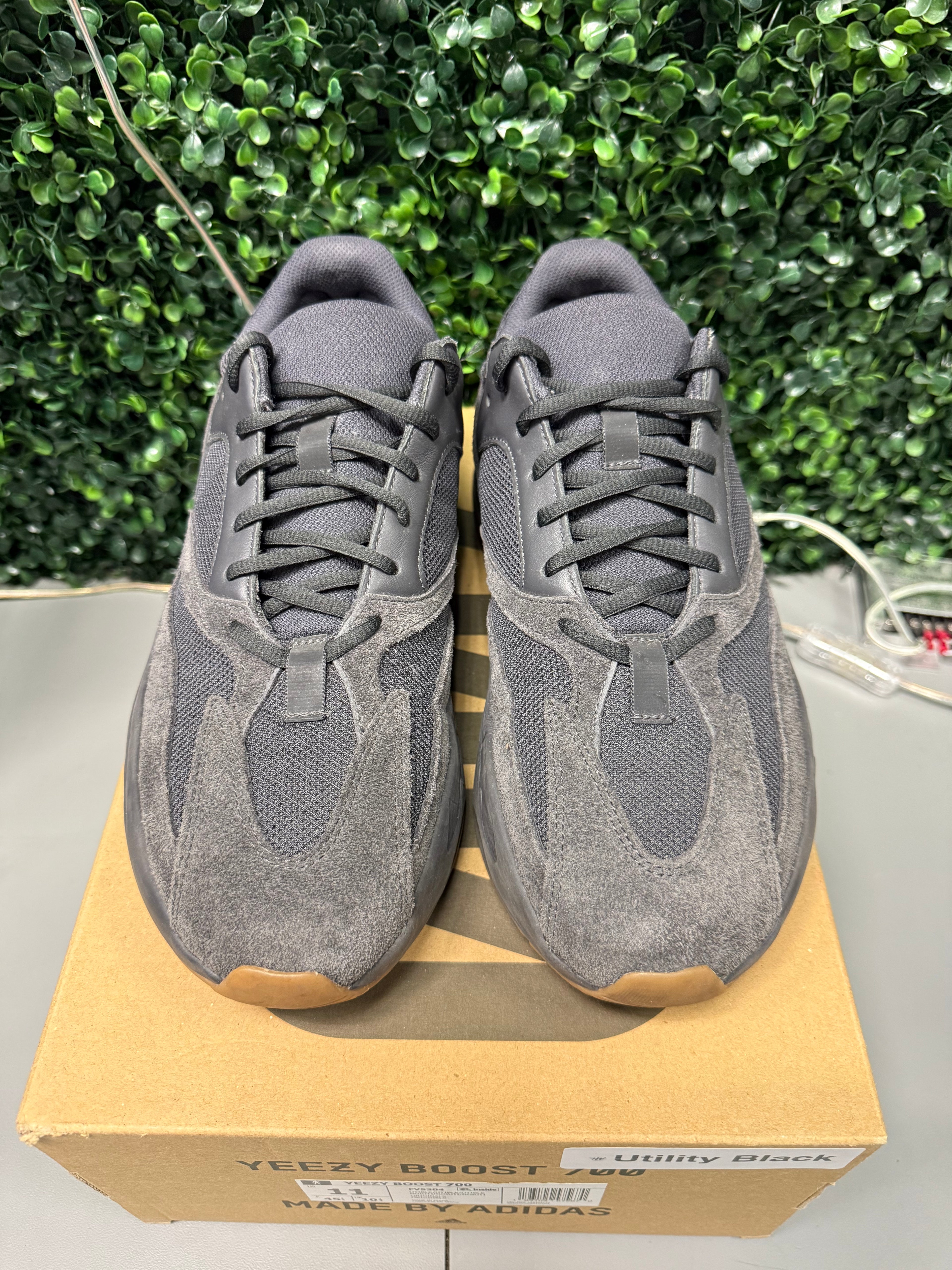 Yeezy 700 "Utility Black" Size 11 Preowned