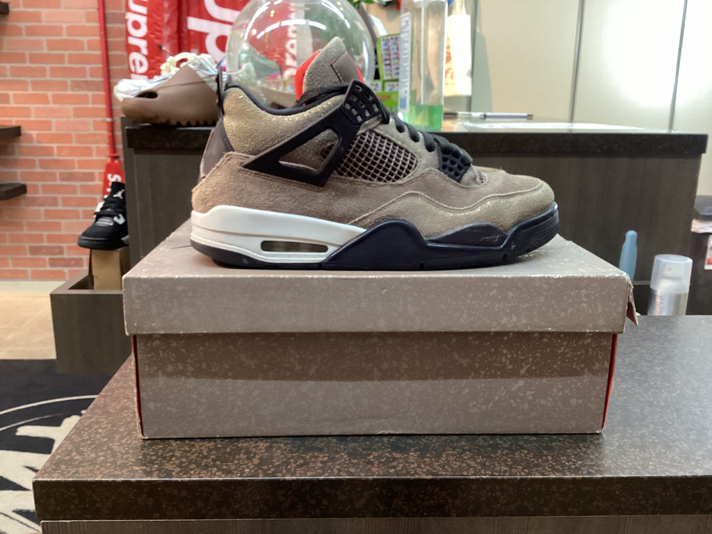 Jordan 4 “Taupe Haze” Preowned Size 10