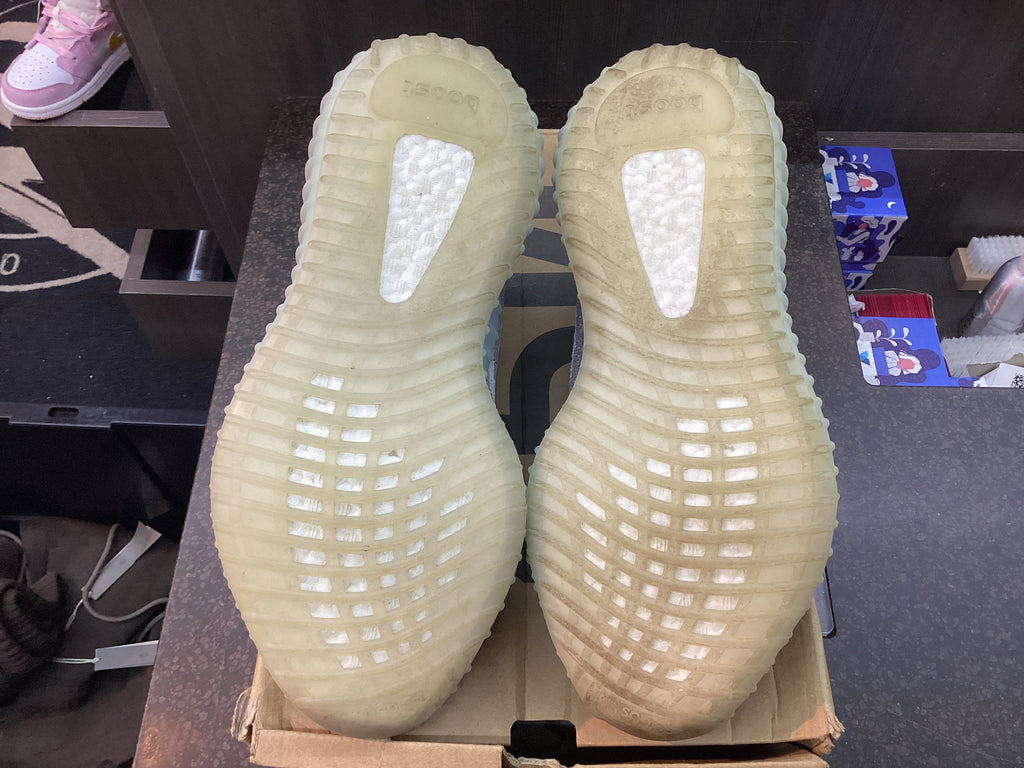 Yeezy 350 “Blue Tint” Preowned Size 9