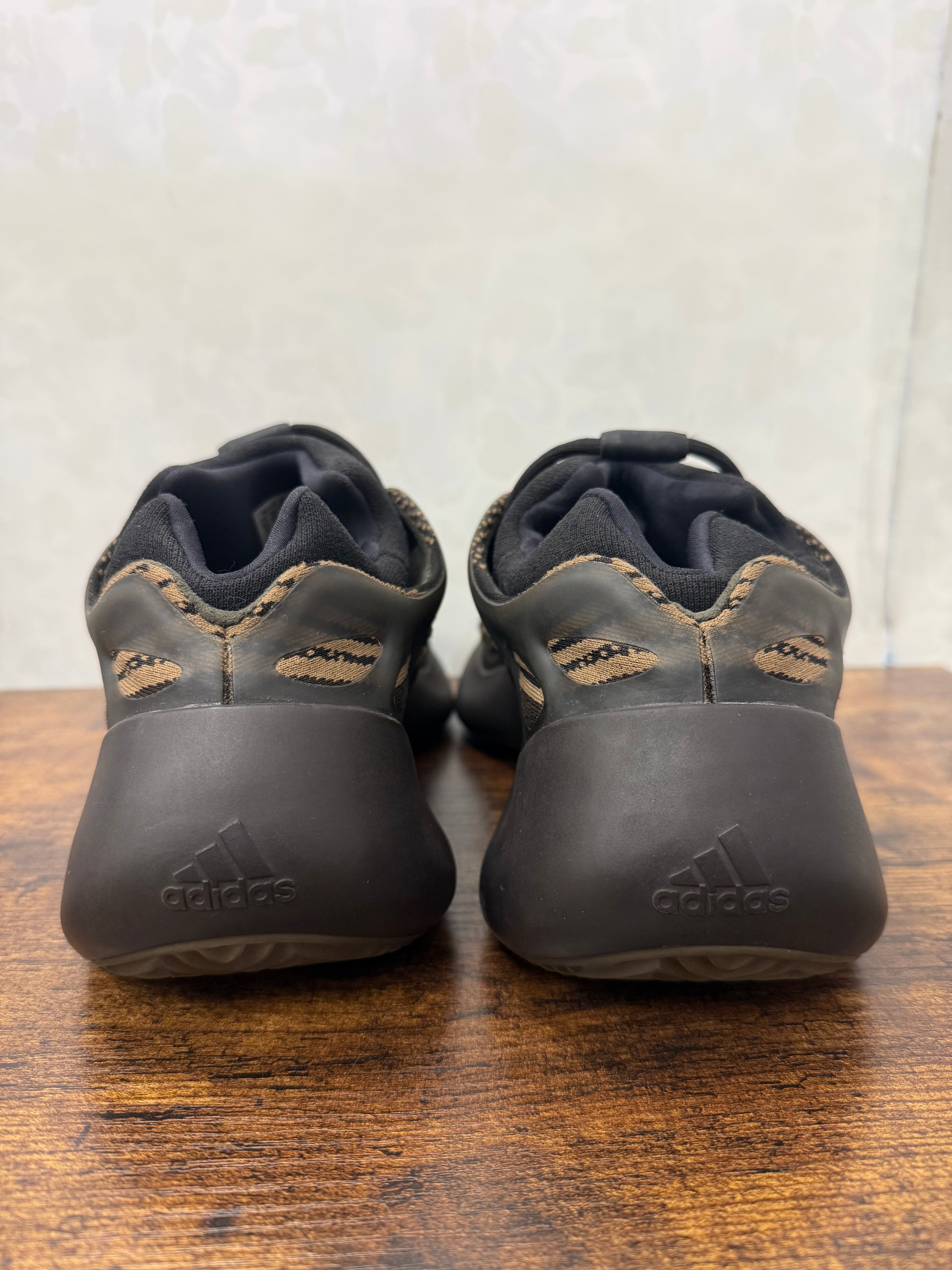Yeezy 700 V3 “Clay Brown” Size 13 Preowned