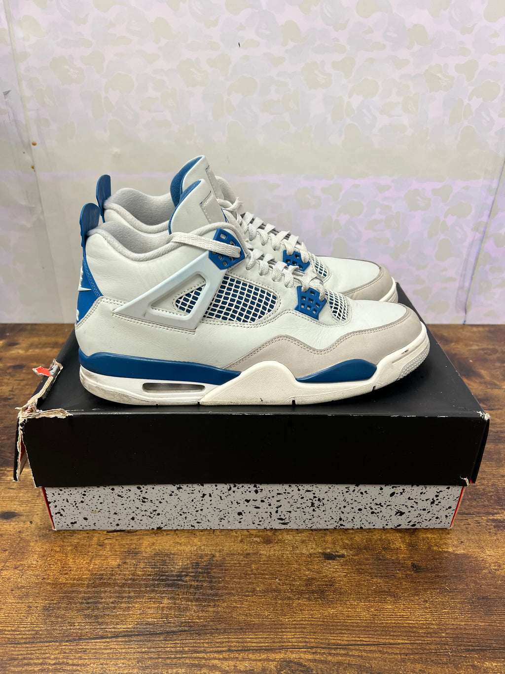Jordan 4 “Military Blue” Size 11M Preowned
